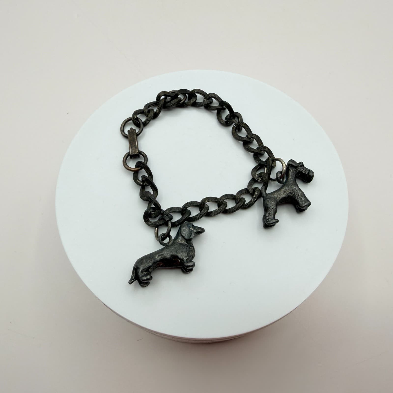 Vintage 90s Pewter Tone Curb Chain Dog Charm Bracelet Women's Classic Jewelry - Thumbnail 7