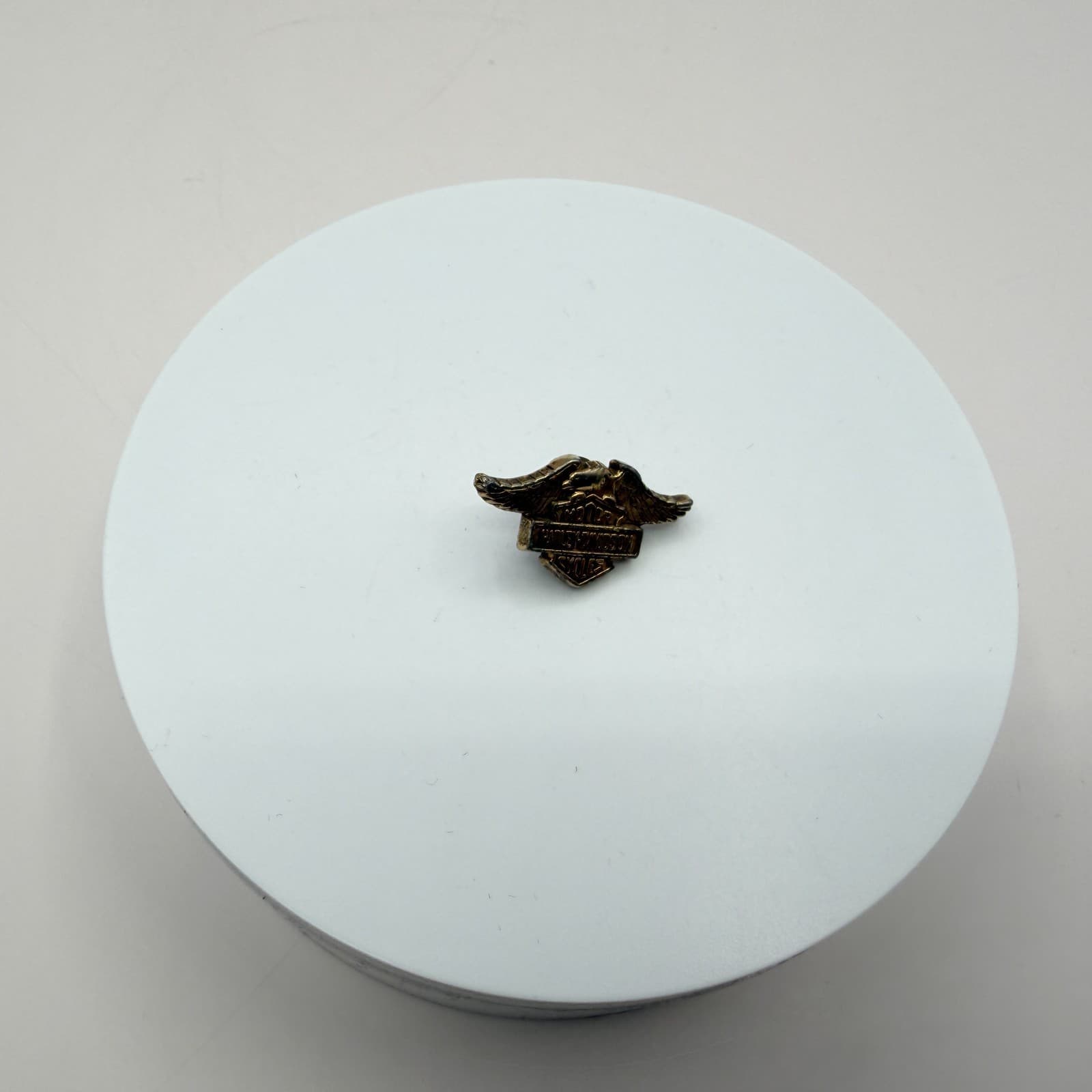 Vintage 90s Harley Davidson Pin Eagle Logo Gold Tone Biker Fashion Jewelry - Thumbnail 2