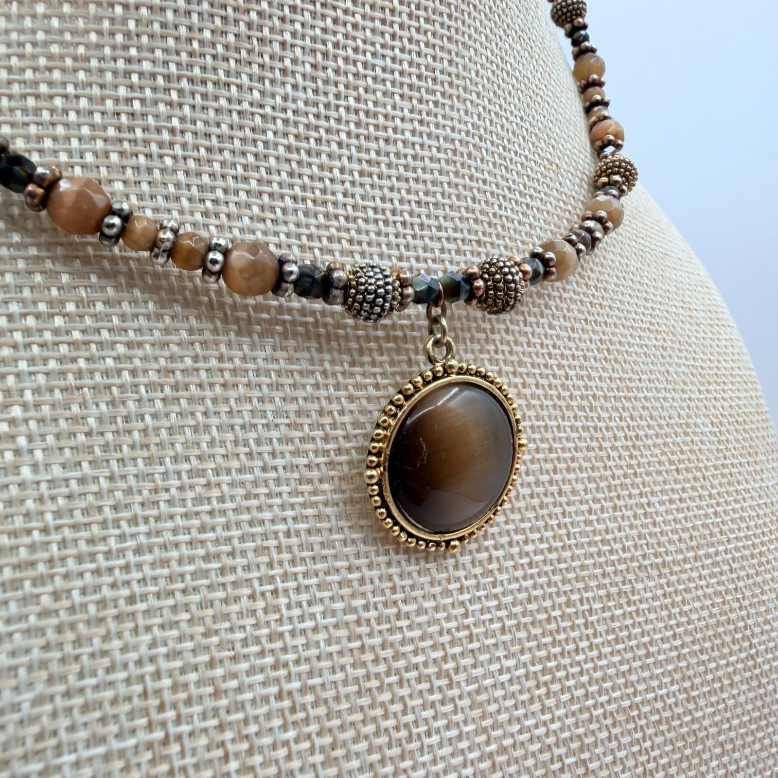 Vintage 90s Gold Tone Beaded Round Pendant Necklace Boho Women's Classic Jewelry - Thumbnail 5