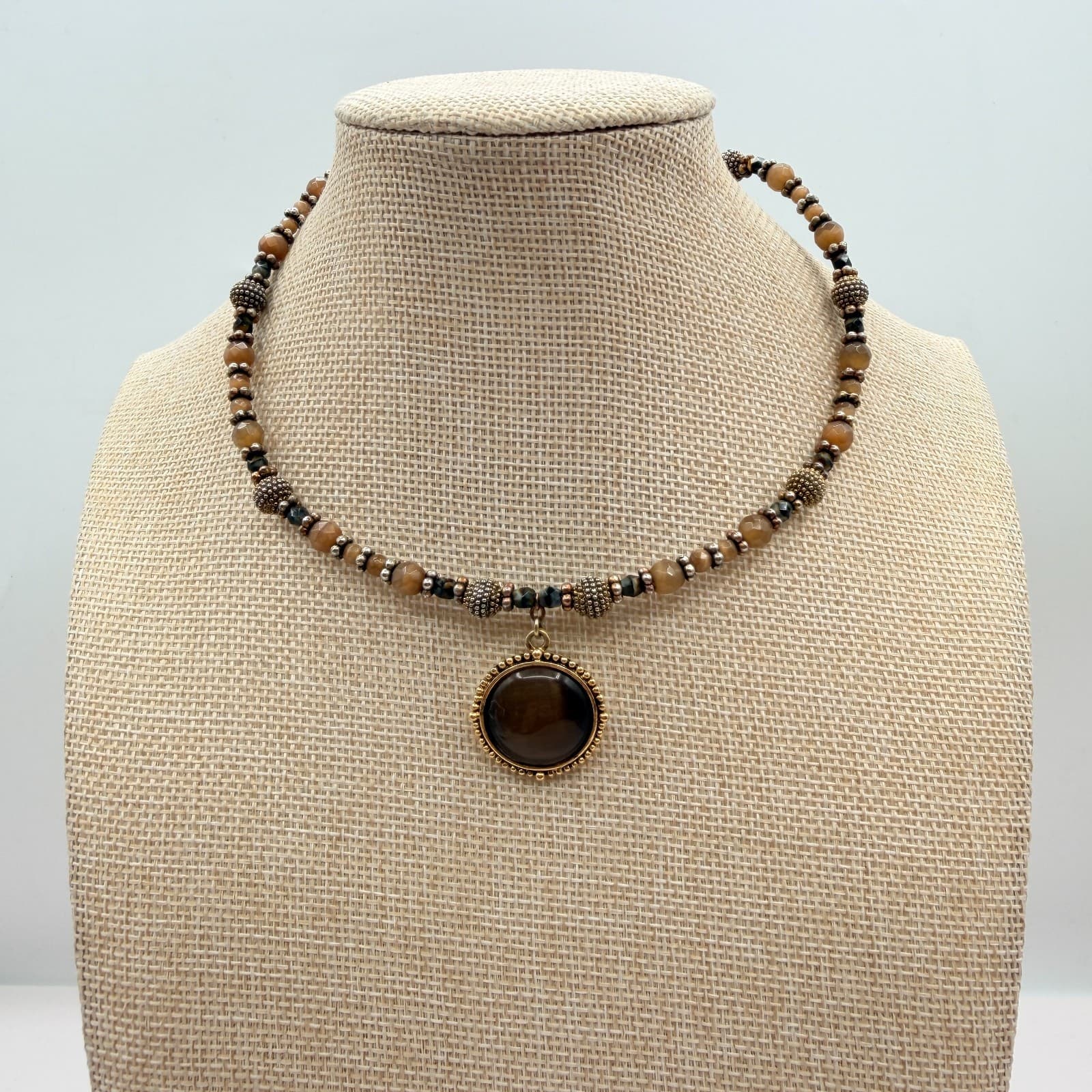 Vintage 90s Gold Tone Beaded Round Pendant Necklace Boho Women's Classic Jewelry - Thumbnail 2