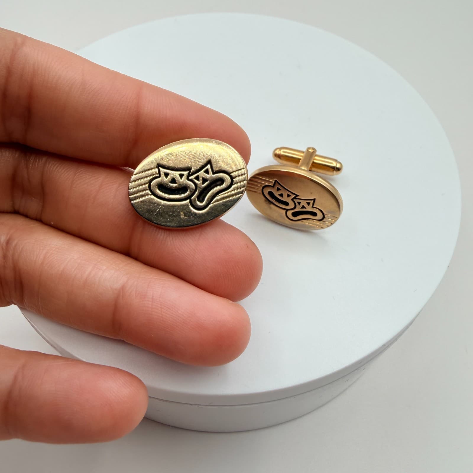 Vintage 90s Gold Tone Comedy Tragedy Theater Masks Oval Cufflinks Art Jewelry - Thumbnail 7
