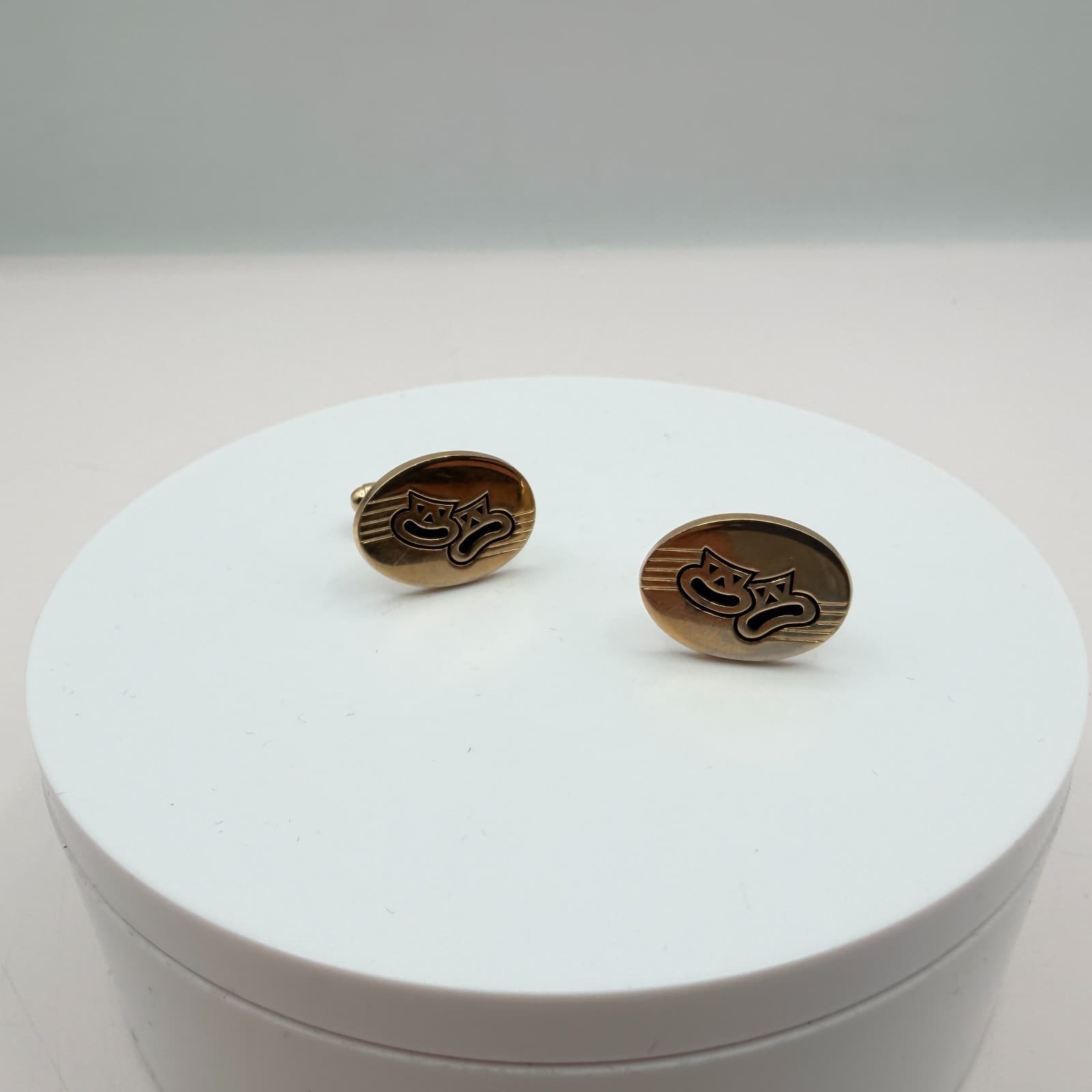 Vintage 90s Gold Tone Comedy Tragedy Theater Masks Oval Cufflinks Art Jewelry - Thumbnail 2