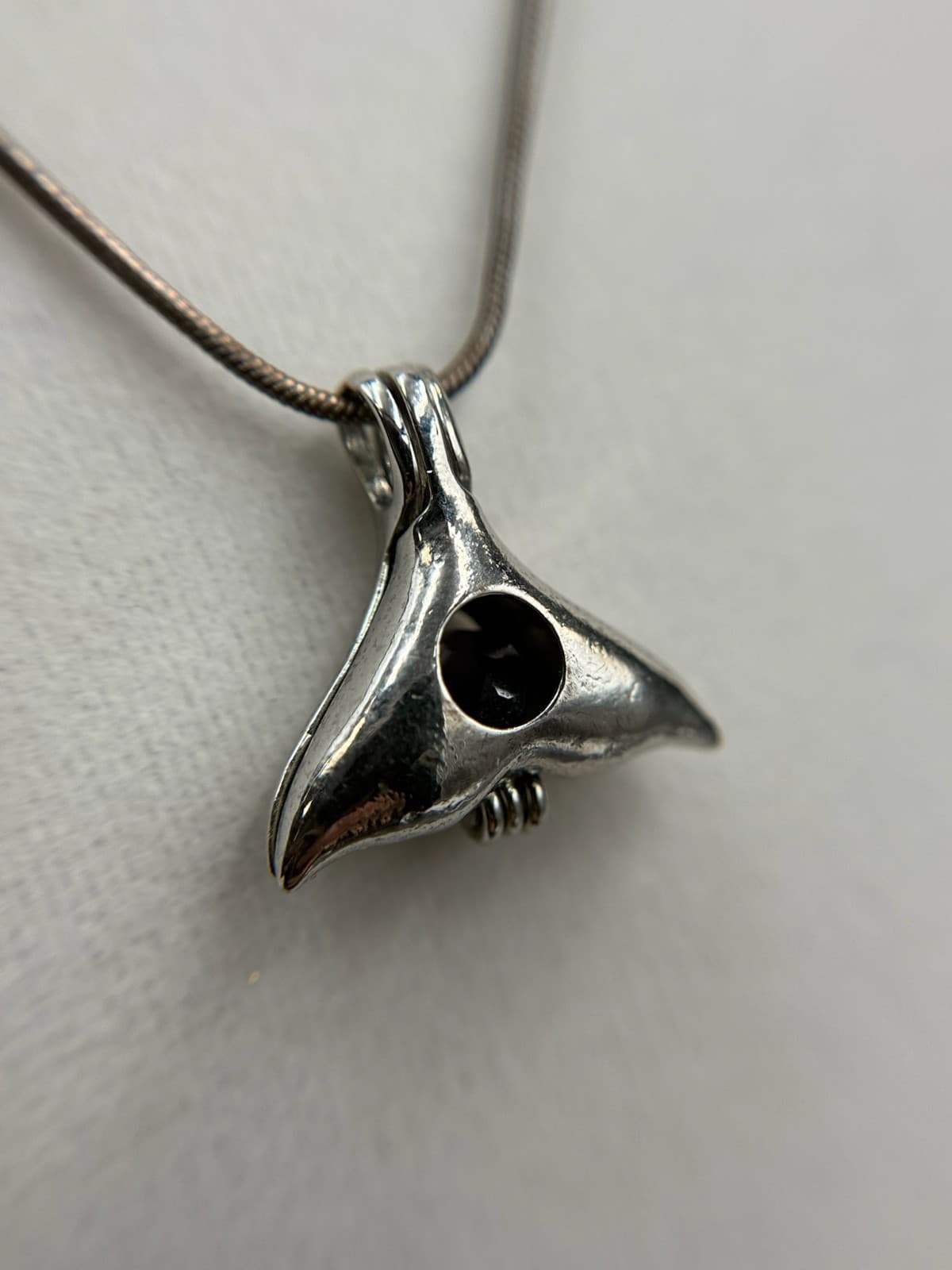 Vintage VTG Silver Tone Whale Tail Dolphin silver Pendant Necklace Snake Chain - Thumbnail 9