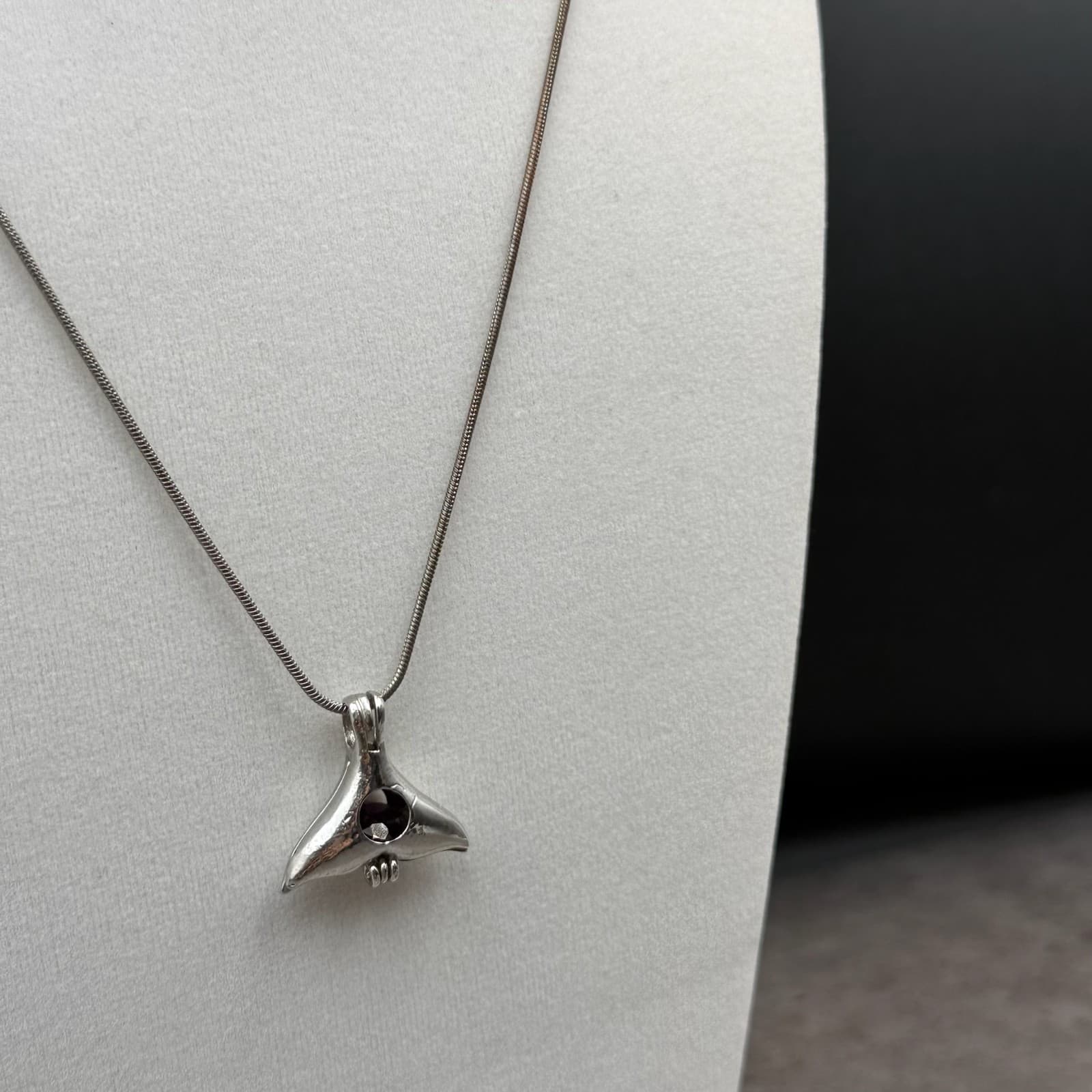 Vintage VTG Silver Tone Whale Tail Dolphin silver Pendant Necklace Snake Chain - Thumbnail 4