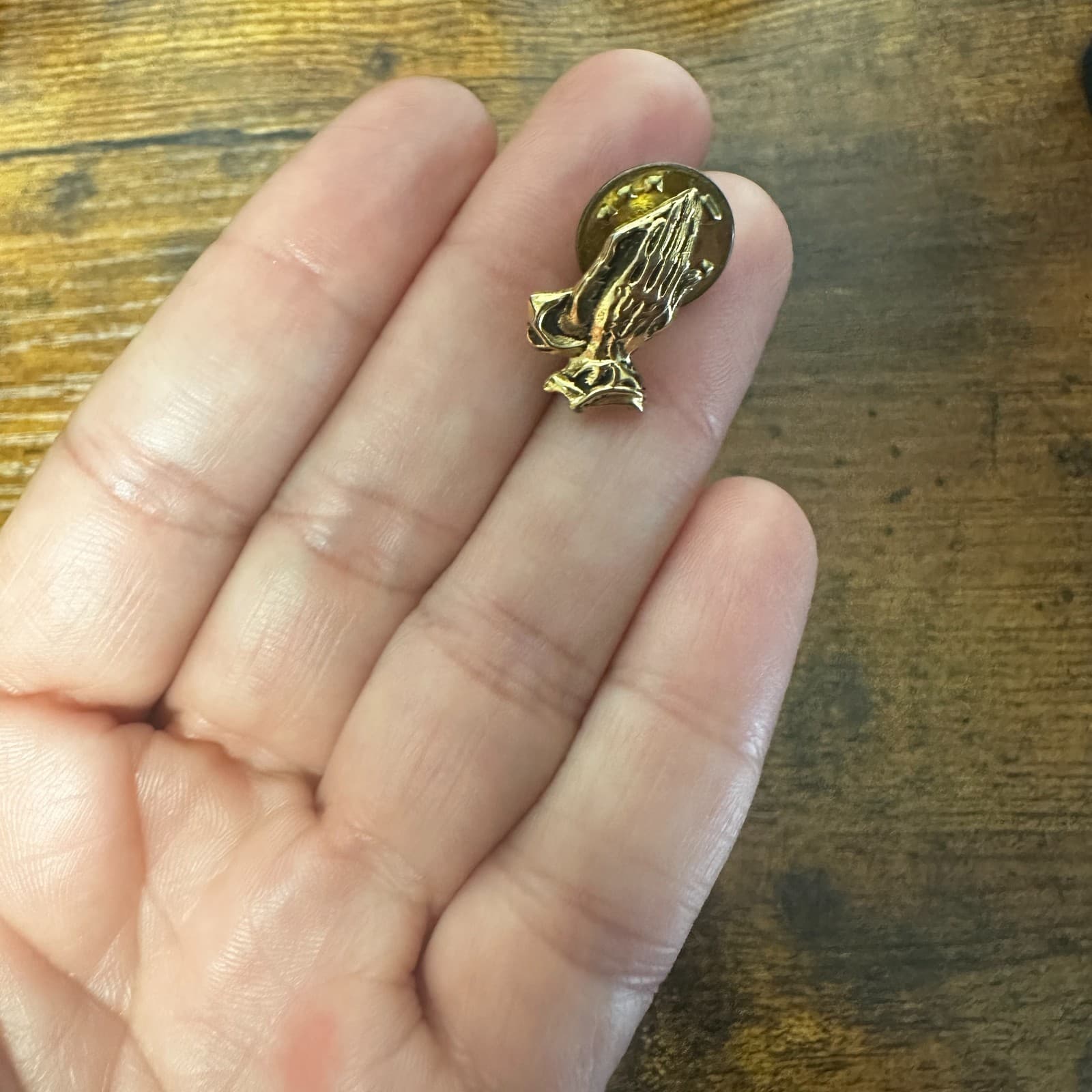 Vintage Goldtone Praying Hands Lapel Pin – Christian Prayer Brooch - Thumbnail 6
