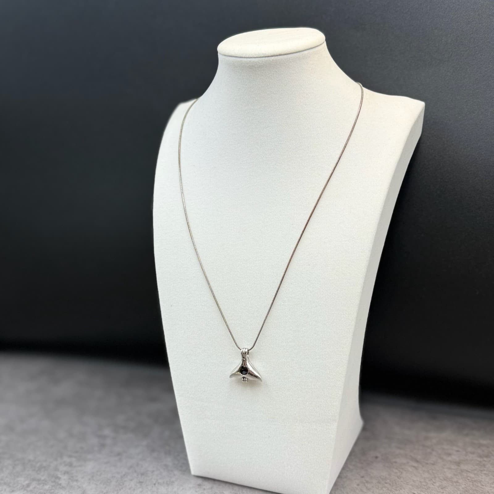 Vintage VTG Silver Tone Whale Tail Dolphin silver Pendant Necklace Snake Chain - Thumbnail 8