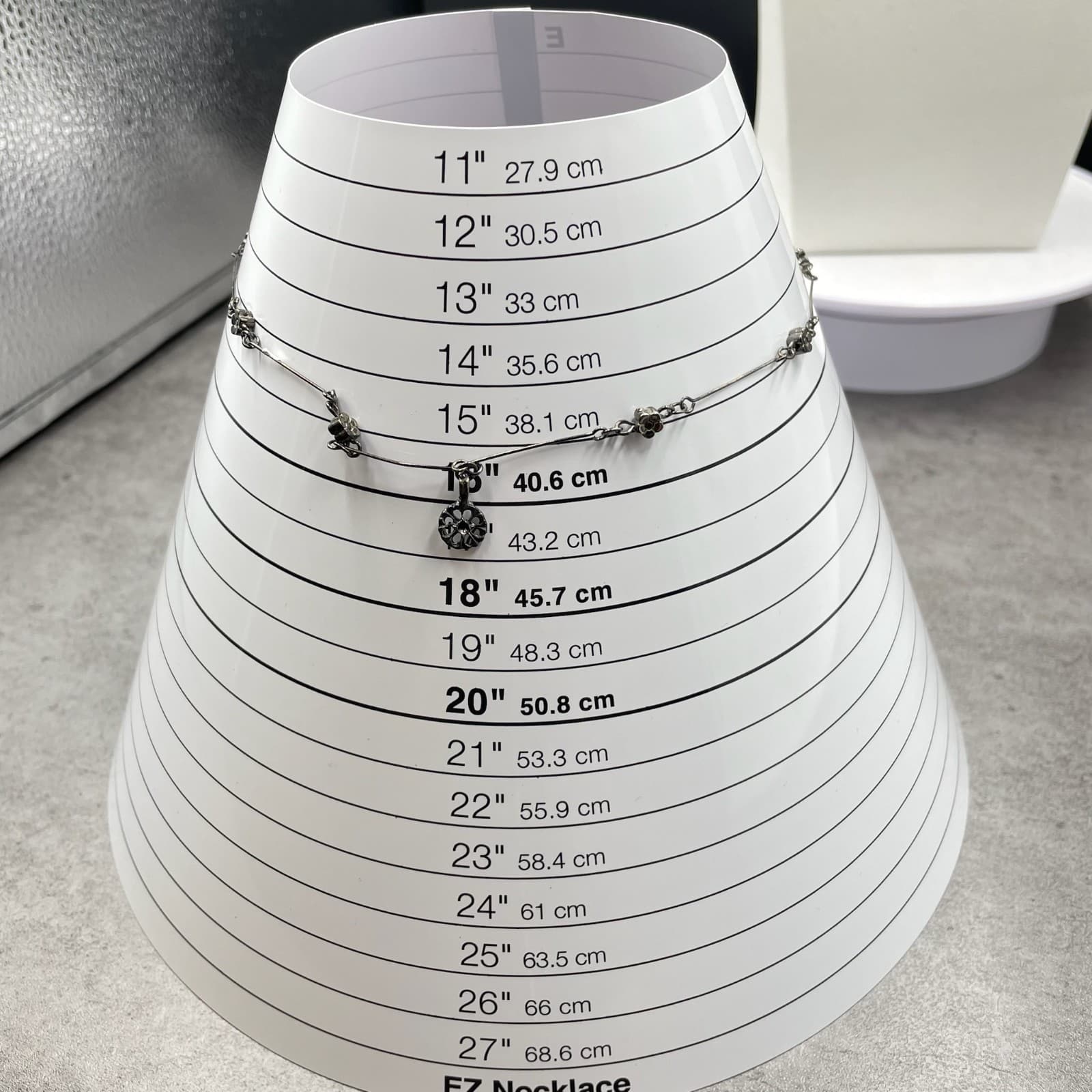 Vintage Silver-Toned Floral Station Retro Romantic Lobster Necklace - Size 19" - Thumbnail 14