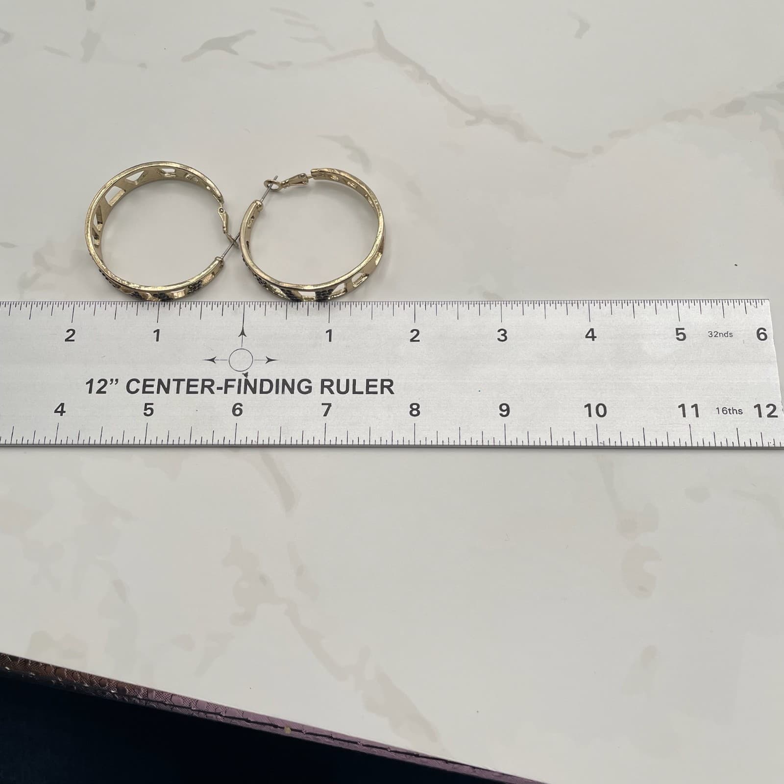 Vintage VTG Gold Tone Wide Hoop Earrings Black Crystal Pave Geometric Openwork - Thumbnail 2