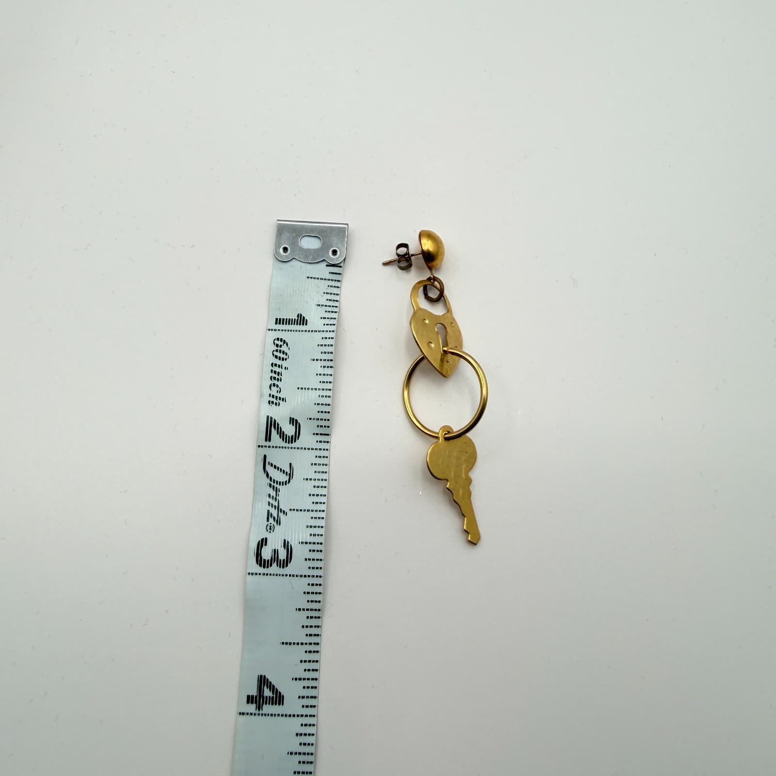 Vintage 80s Victorian Brass Heart Padlock & Skeleton Key Dangle Earrings Jewelry - Thumbnail 9