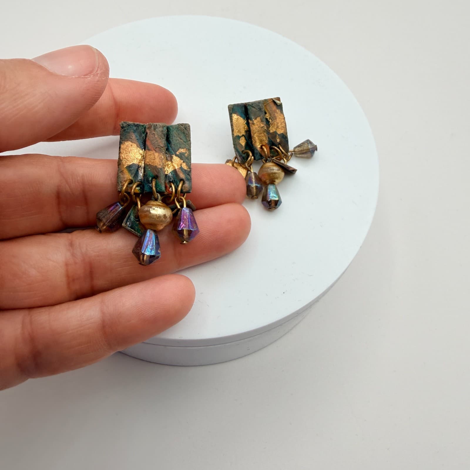 Vintage 80s Copper & Gold Tone Leaf Dangle Earrings Iridescent Beaded Jewelry - Thumbnail 9