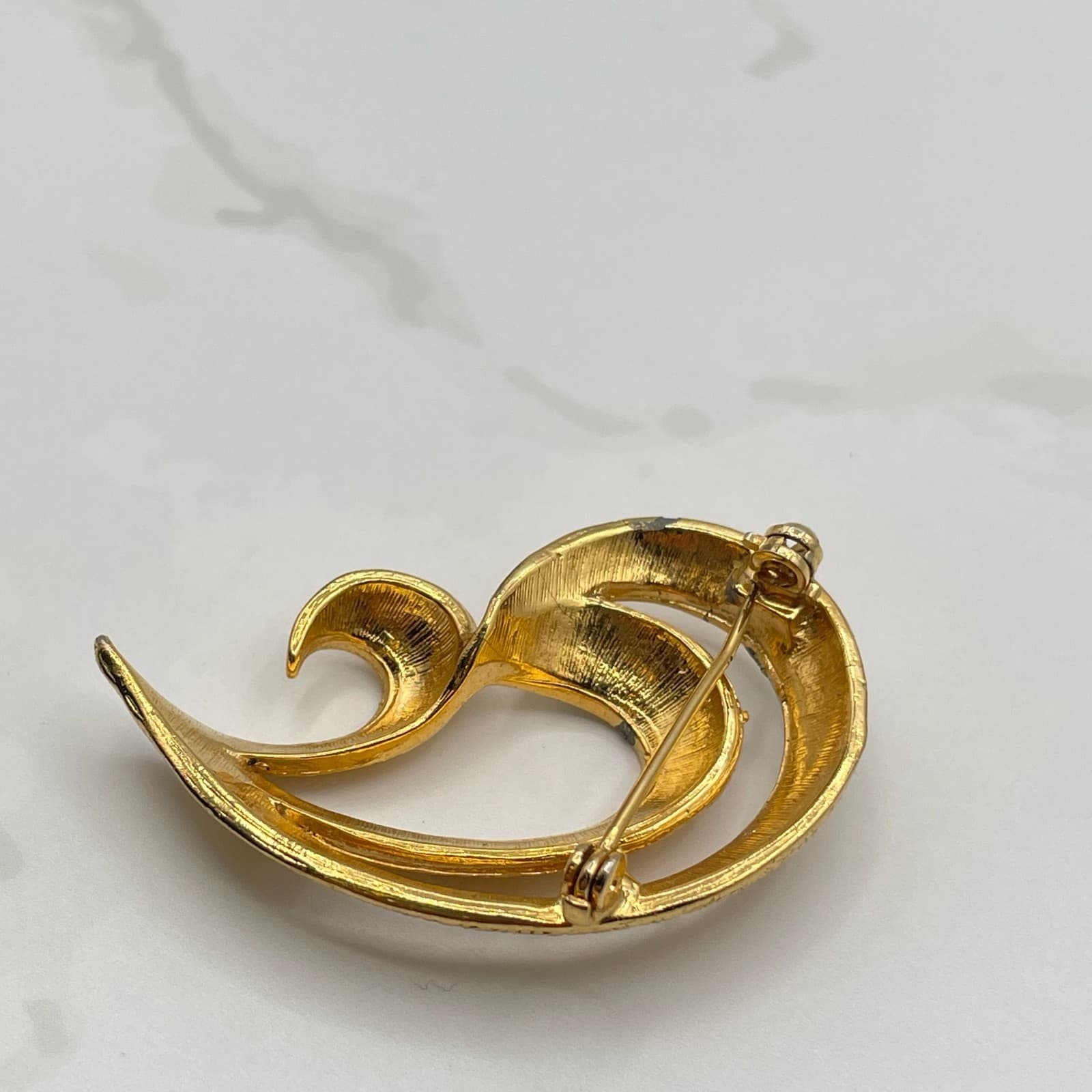 Vintage Gold Tone Abstract Swirl Brooch Pin Textured Modernist Estate Jewelry - Thumbnail 7