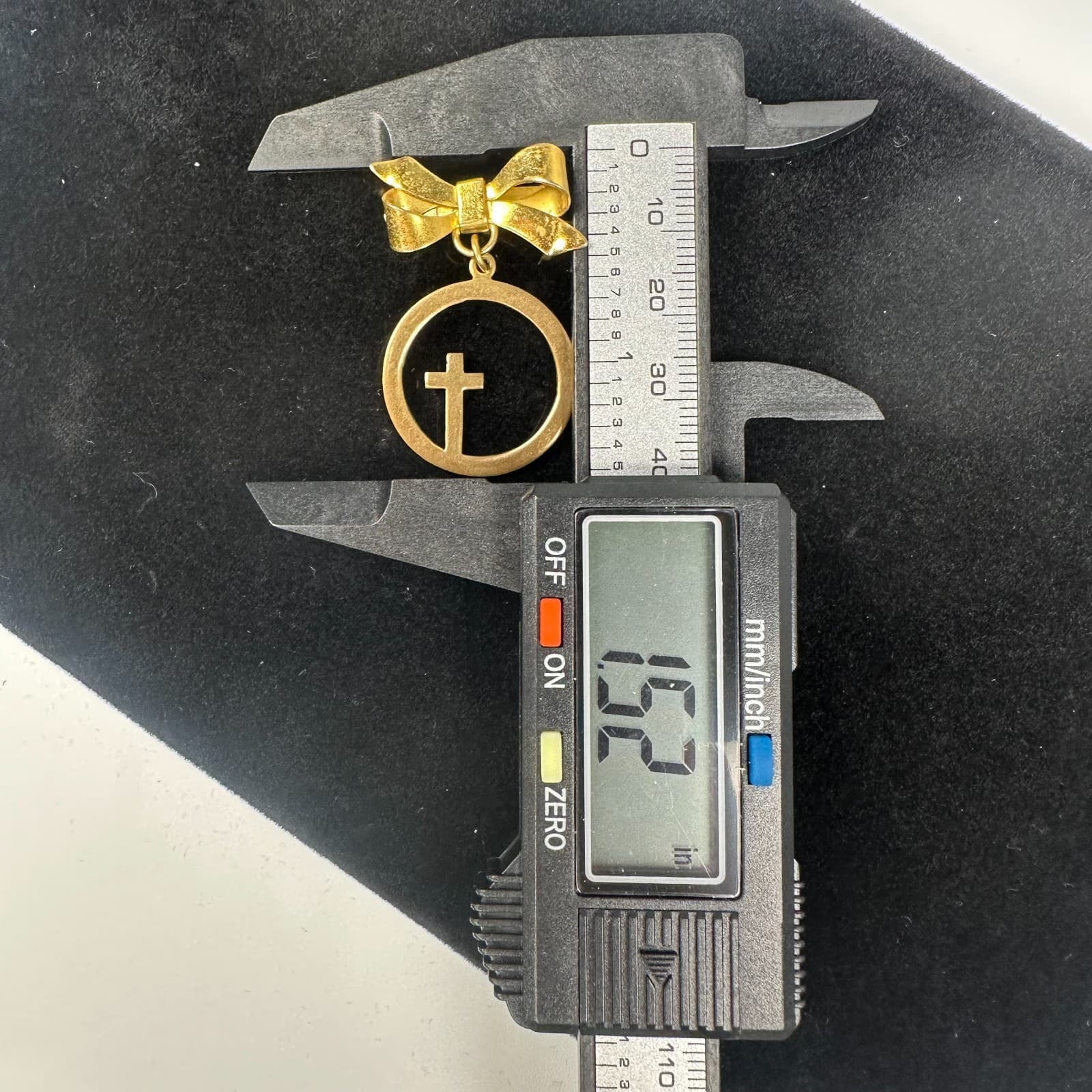 Vintage Gold-Tone Bow Brooch w/ Cross Cutout Pendant - Thumbnail 3