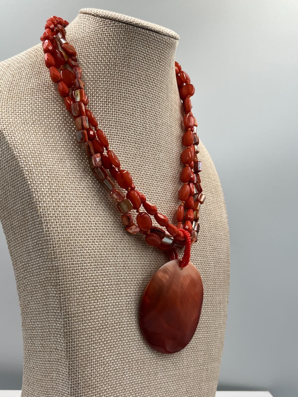 Vtg Oversized Orange Shell Disc Pendant Necklace, 3-Strand Stone & MOP Beaded - Thumbnail 6