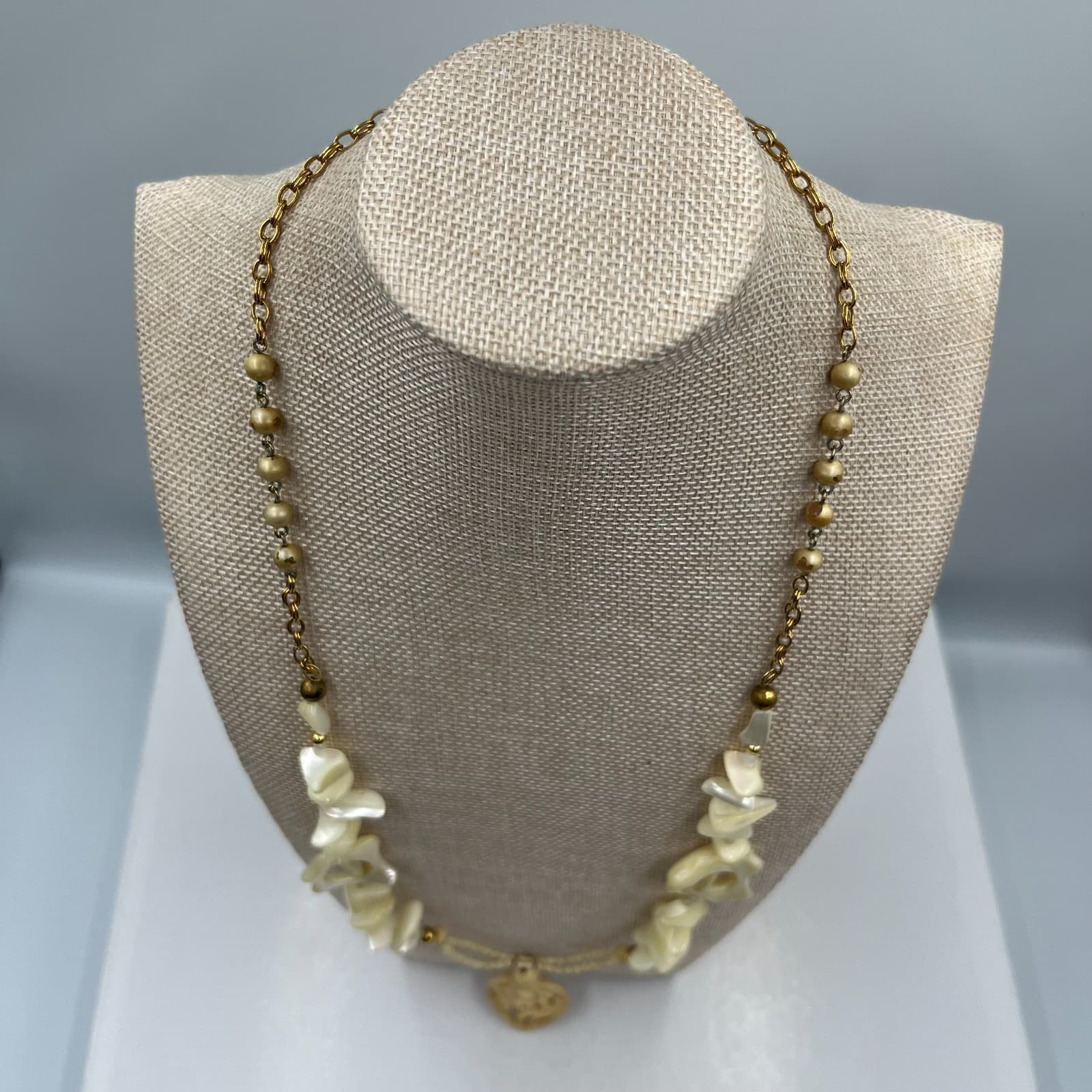 Vintage Carved Heart Necklace Floral Flower Pendant Ivory Cream Boho Estate - Thumbnail 3