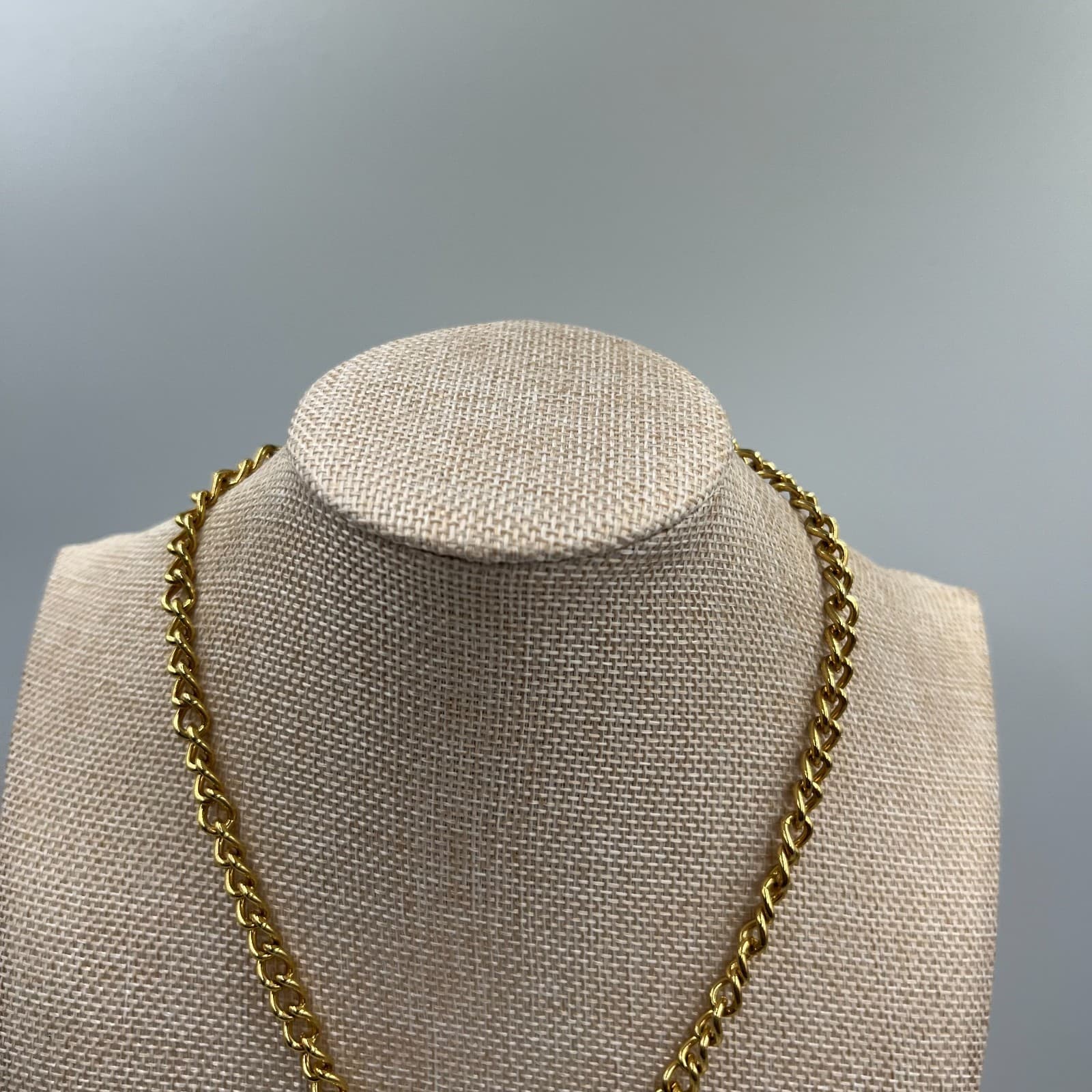 Vintage Panther Head Medallion Necklace Gold Tone Greek Key Curb Chain Statement - Thumbnail 4