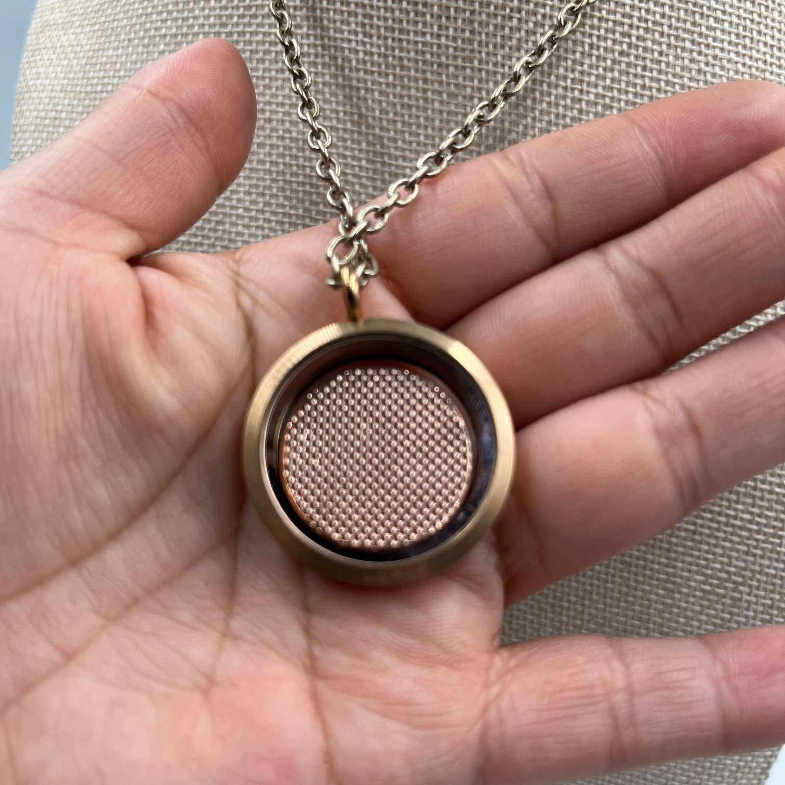 Vintage Style Living Locket Necklace Floating Charms Glass Memory Locket Silver - Thumbnail 3