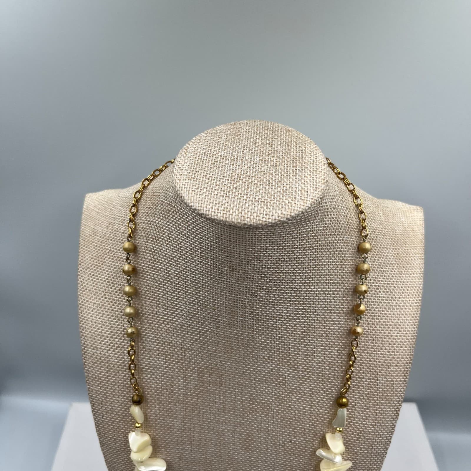 Vintage Carved Heart Necklace Floral Flower Pendant Ivory Cream Boho Estate - Thumbnail 2