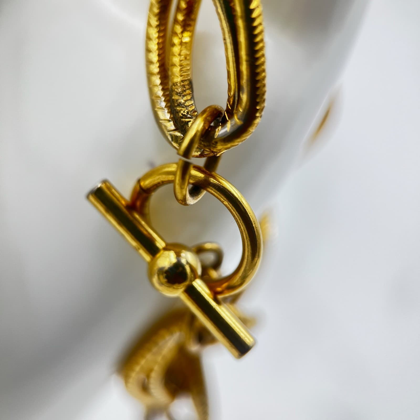 Vintage Gold-Tone Textured Link Bracelet Toggle Clasp Chunky Chic - Thumbnail 5