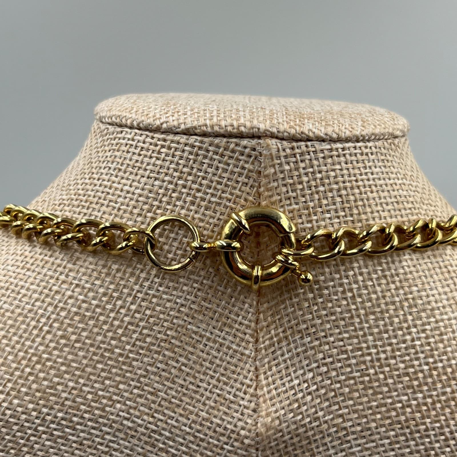 Vintage Panther Head Medallion Necklace Gold Tone Greek Key Curb Chain Statement - Thumbnail 9