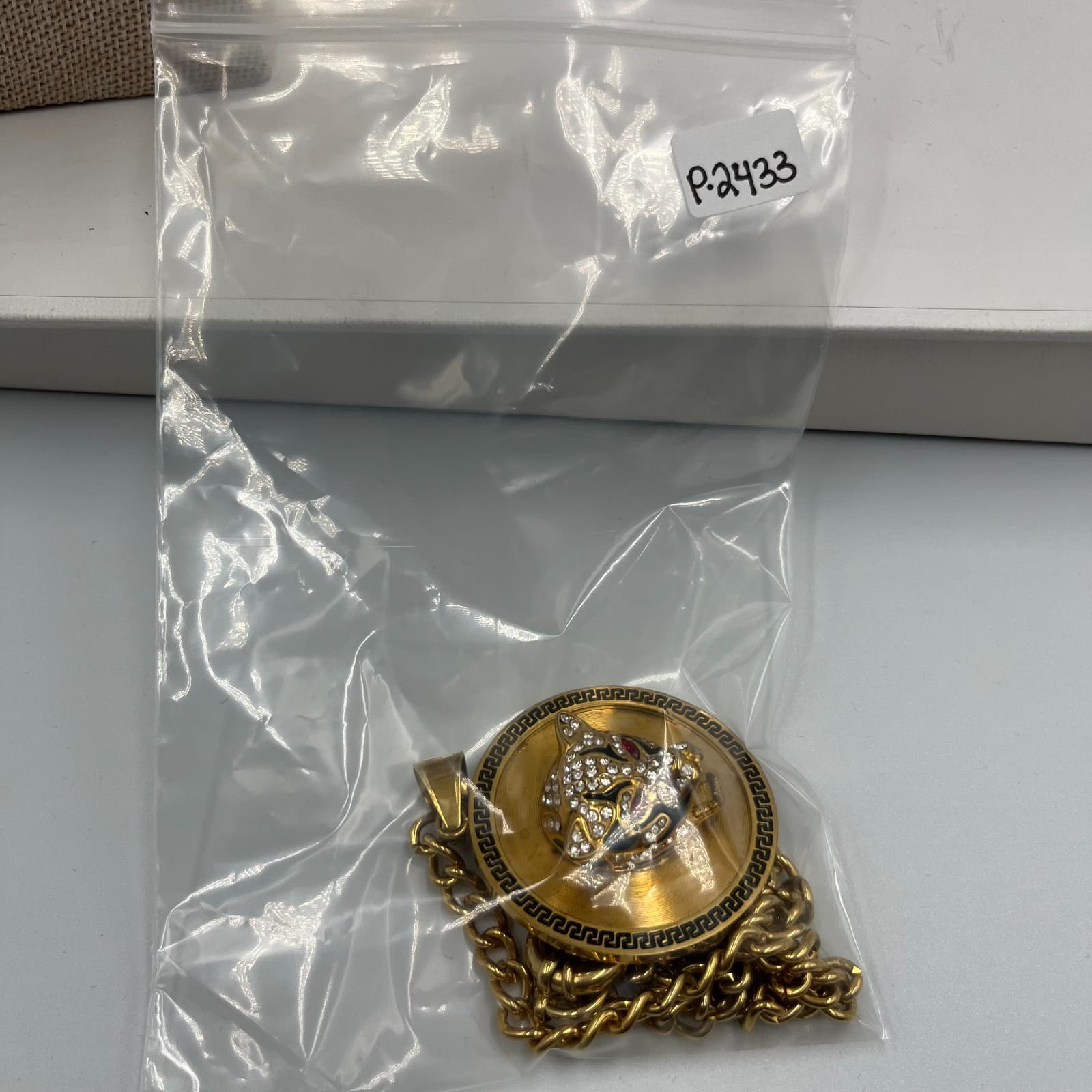 Vintage Panther Head Medallion Necklace Gold Tone Greek Key Curb Chain Statement - Thumbnail 12