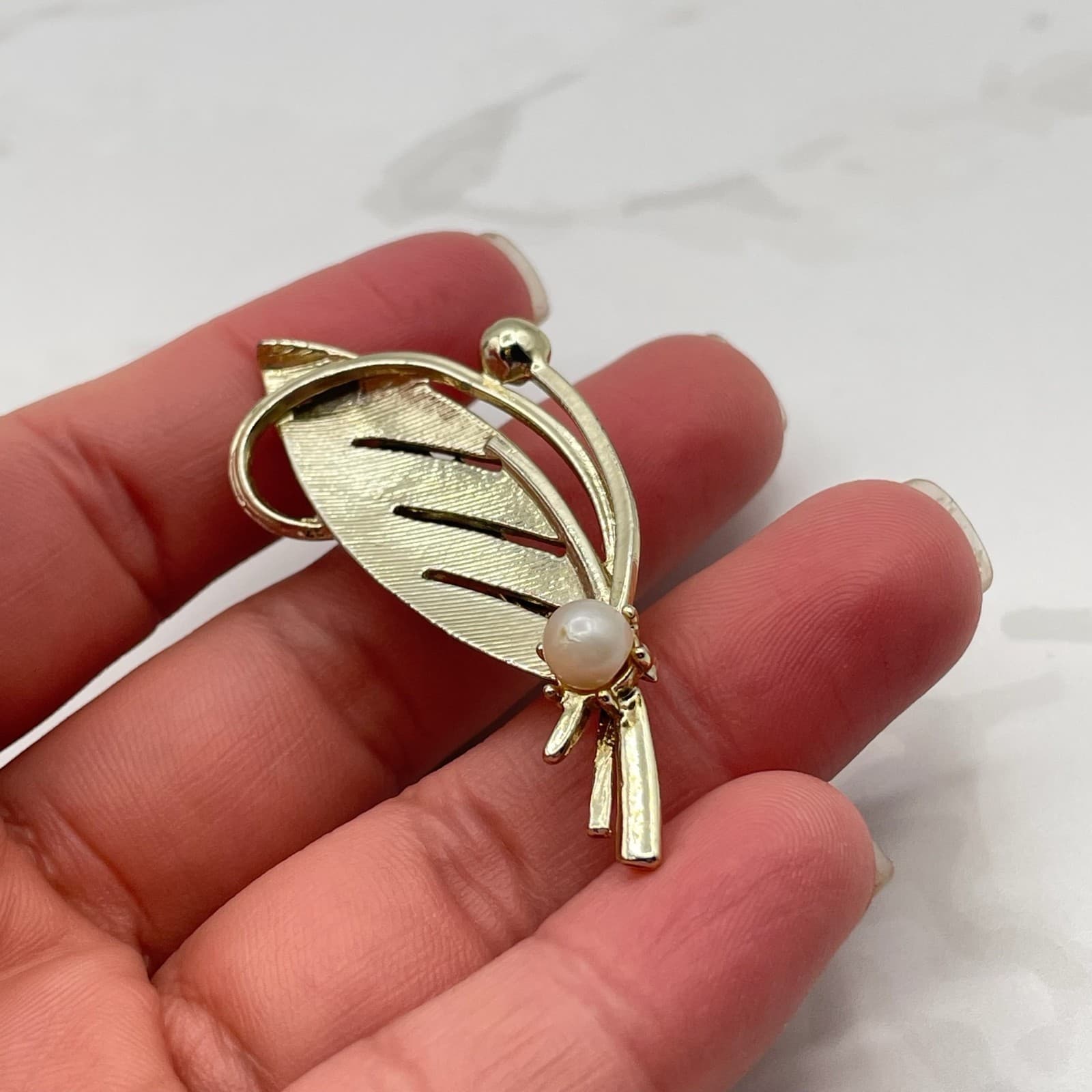 Vintage VTG Gold Tone Leaf Brooch Faux Pearl Pin Modernist Floral Costume 2 Inch - Thumbnail 5