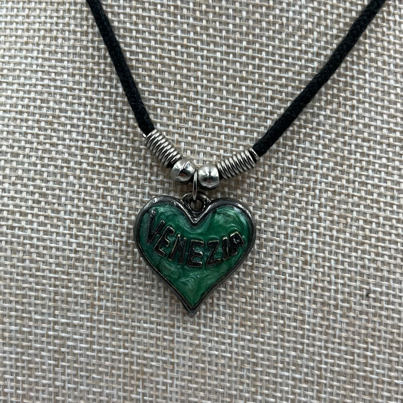 Vintage Venezia Murano Glass Heart Pendant Necklace Green Gold Foil Italian Art - Thumbnail 4