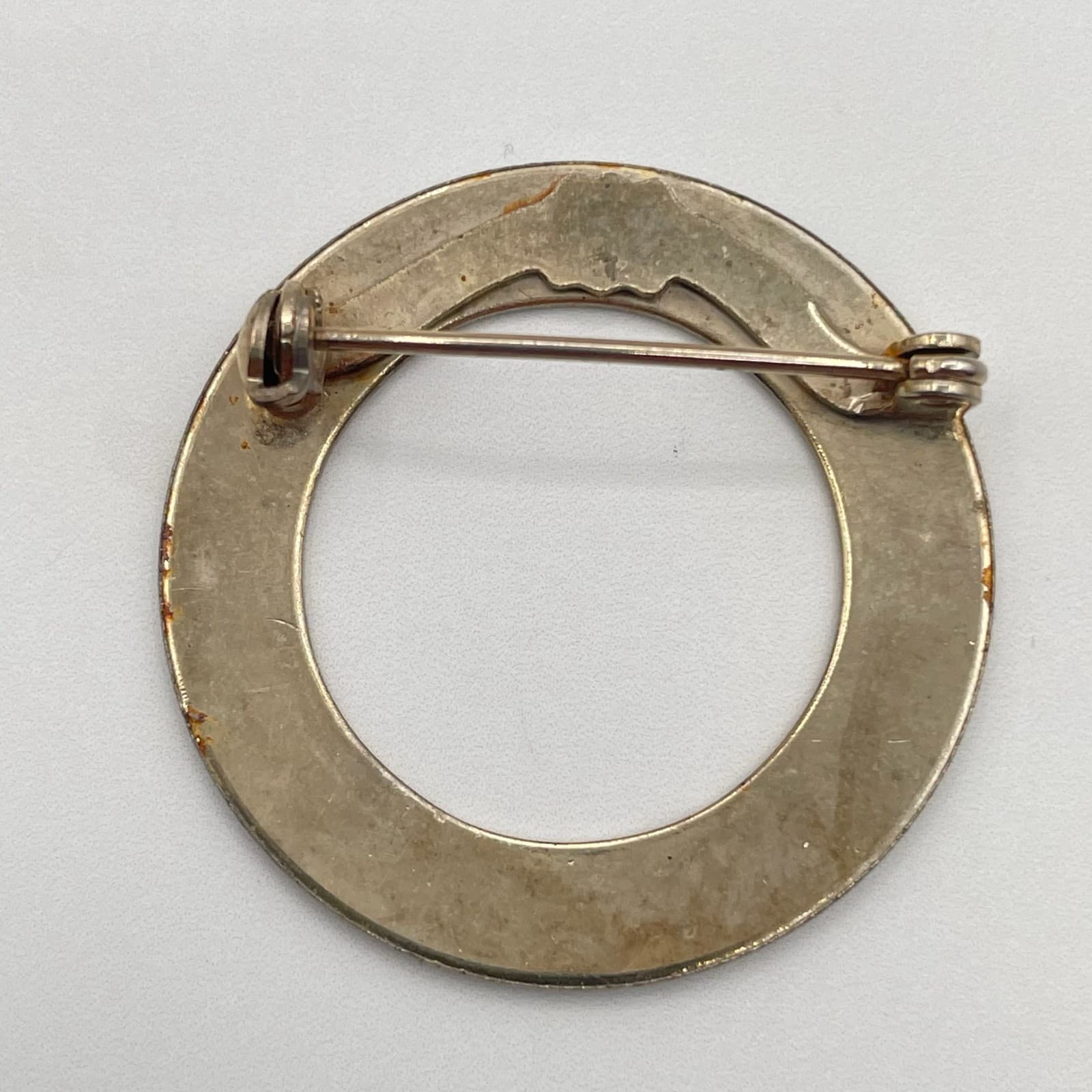 Vintage Gold Tone Brooch Pin Geometric Open Circle Round Engraved Mid-Century - Thumbnail 8