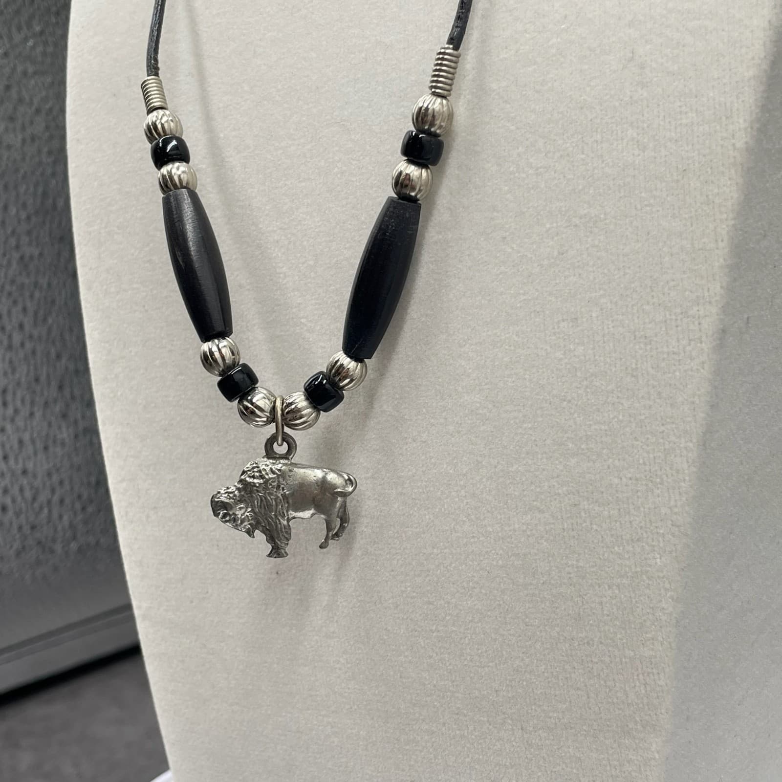 Vintage Black Silver-Tone Buffalo-Shaped Beaded Charm Necklace - Size 23" - Thumbnail 12