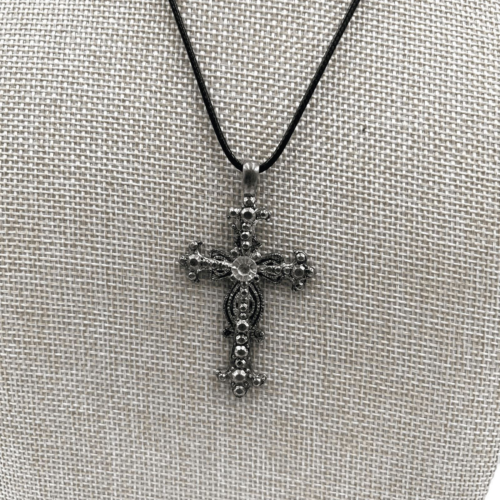 Vintage Ornate Silver Cross Pendant Necklace Fleur De Lis Crystal Gothic Victori - Image 1