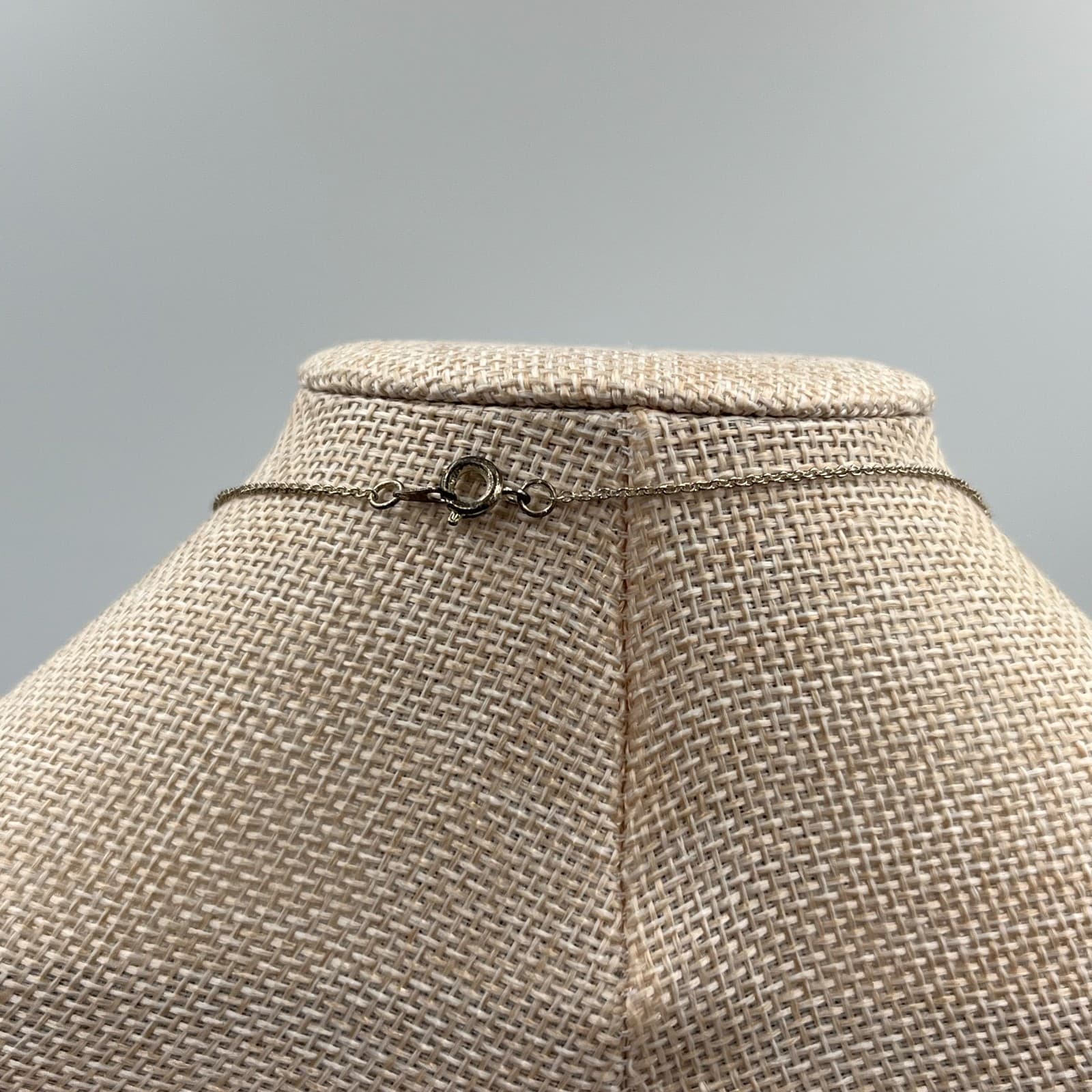 Vintage Rhinestone Circle of Life Necklace Eternity Pendant Silver Tone Sparkly - Thumbnail 6