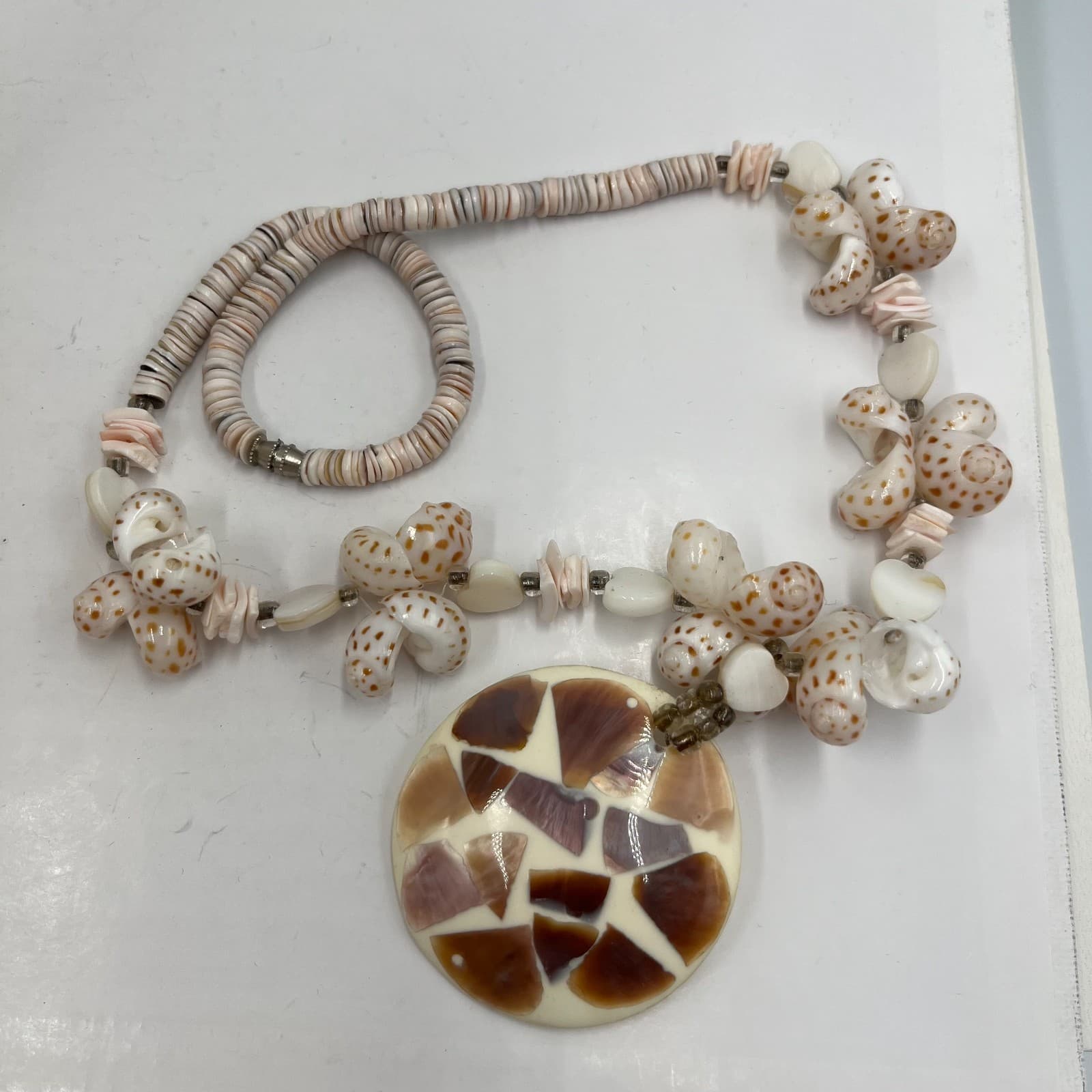 Vintage Shell Necklace Spotted Spiral Snail Shell Inlay Mosaic Pendant Boho 70s - Thumbnail 9