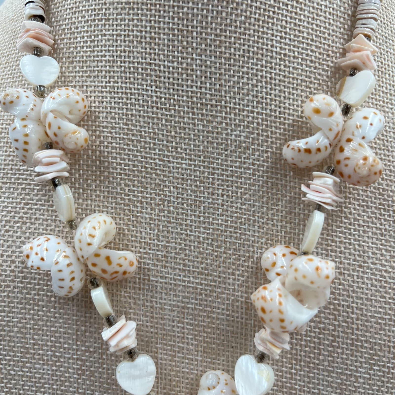 Vintage Shell Necklace Spotted Spiral Snail Shell Inlay Mosaic Pendant Boho 70s - Thumbnail 3