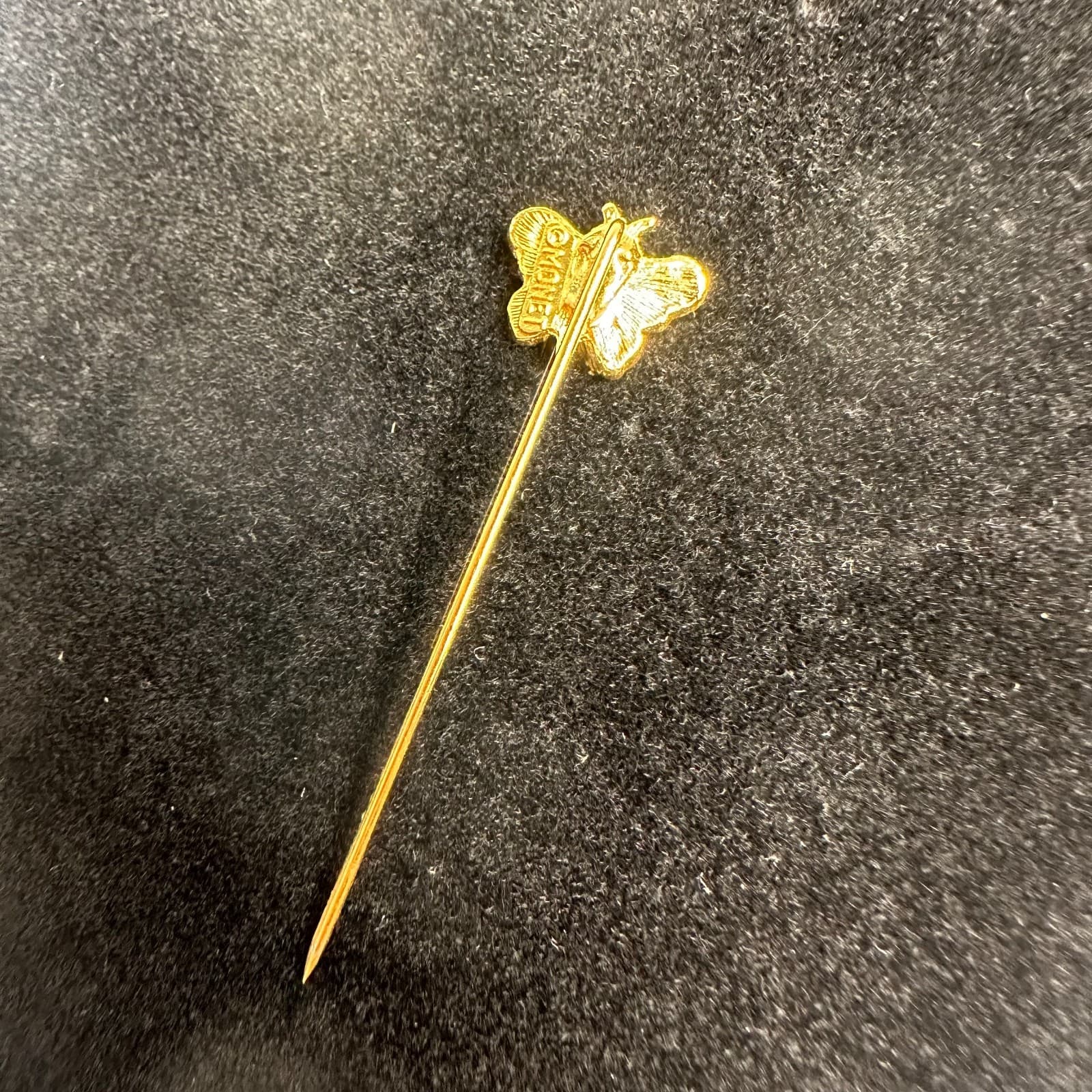 Vintage Gold-Tone Butterfly Stick Pin Brooch Dainty Insect Motif - Thumbnail 2