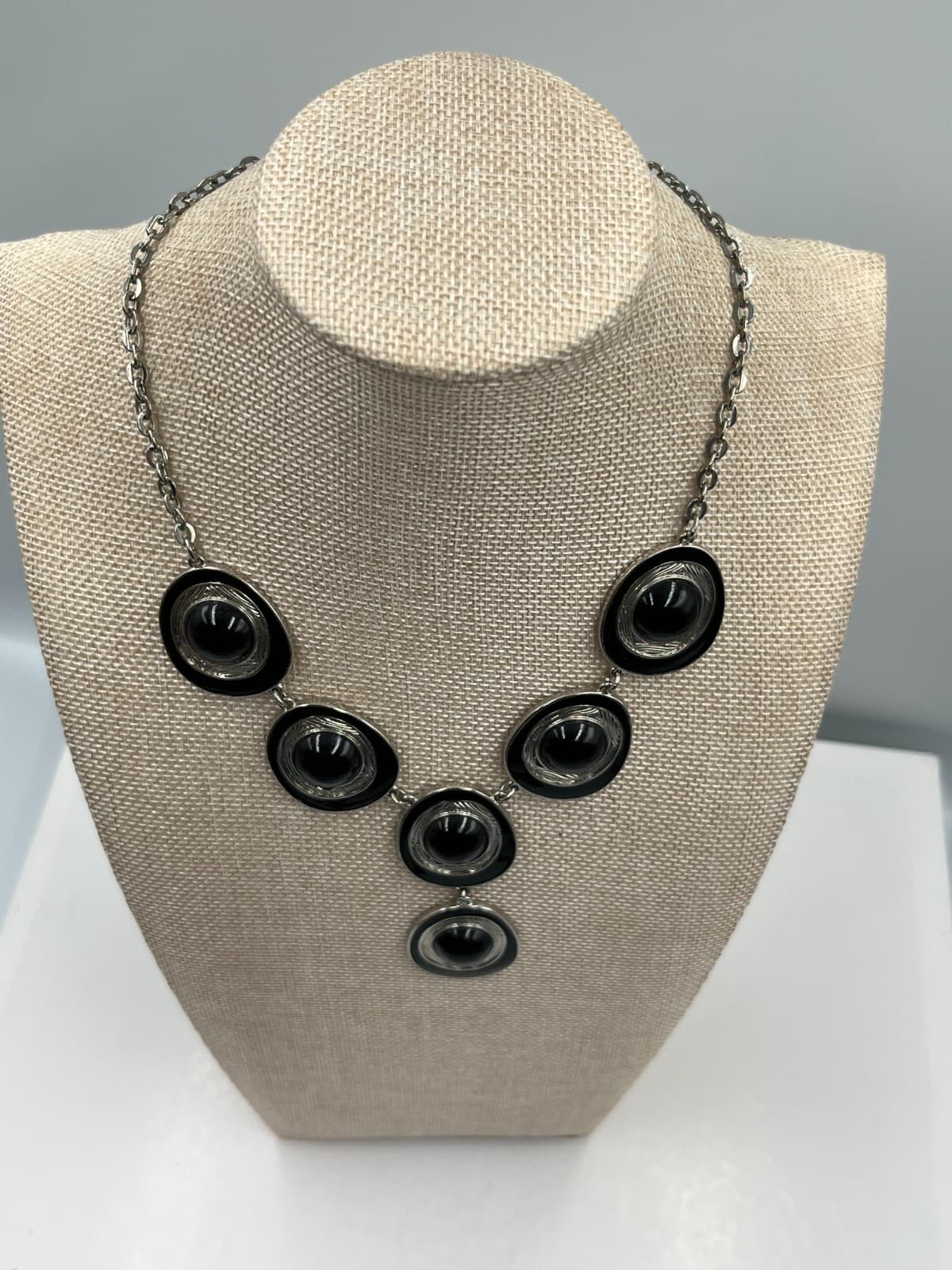 Vintage NY & Co Black Cabochon Statement Necklace Silver Tone Retro Goth Chunky - Thumbnail 5