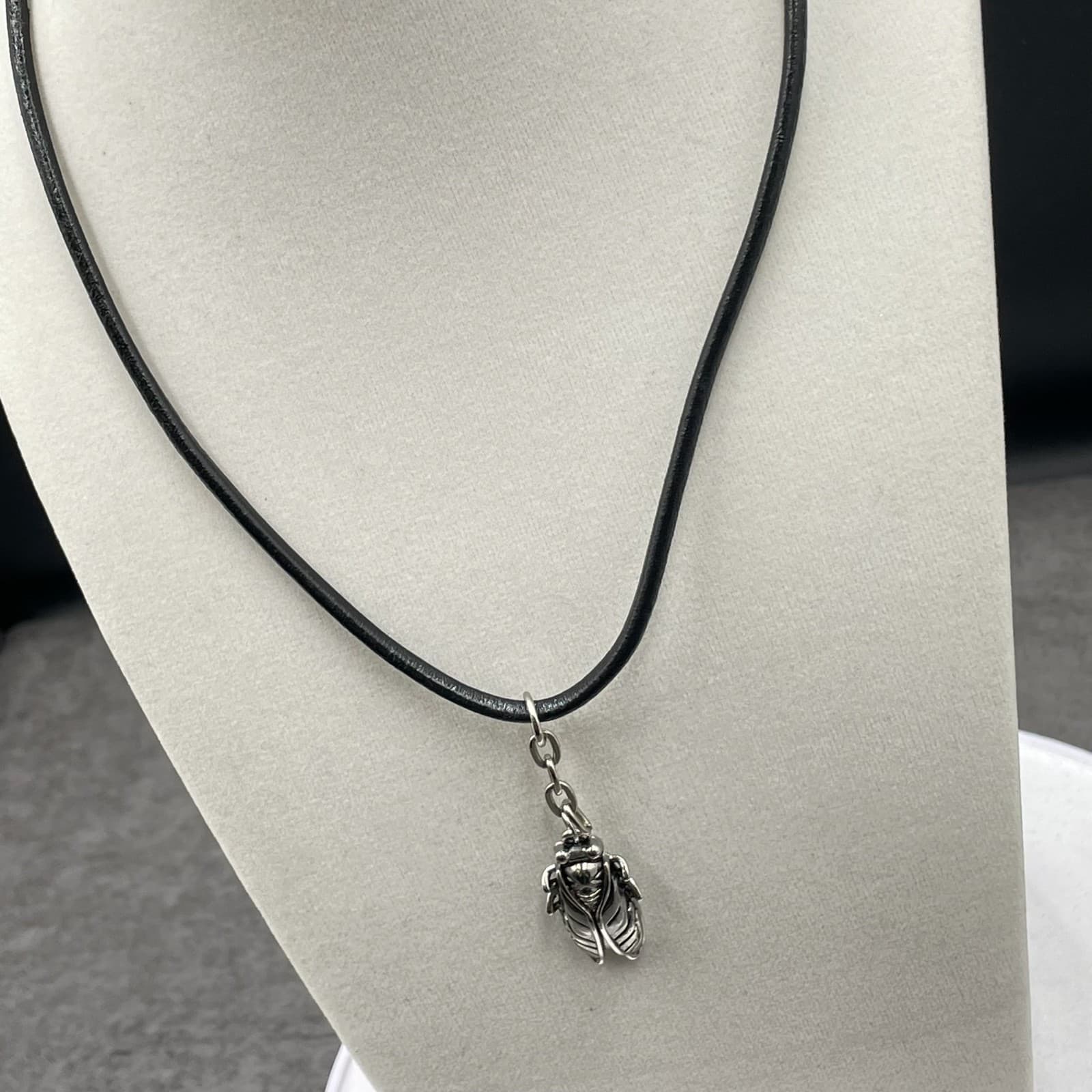 Vintage Black Leather Choker Silver-Toned Scarab Beetle Necklace - Size 17" - Thumbnail 2