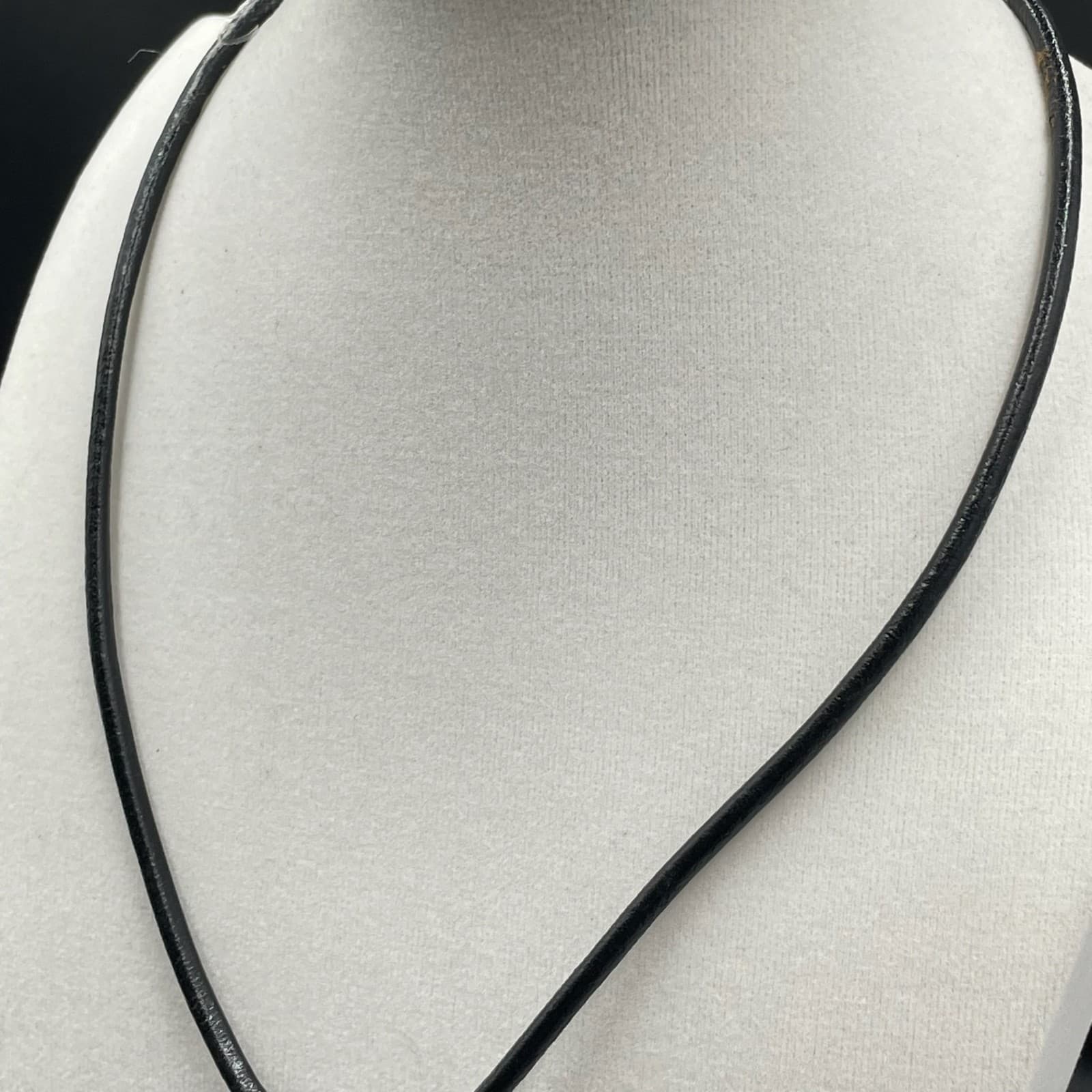 Vintage Black Leather Choker Silver-Toned Scarab Beetle Necklace - Size 17" - Thumbnail 4