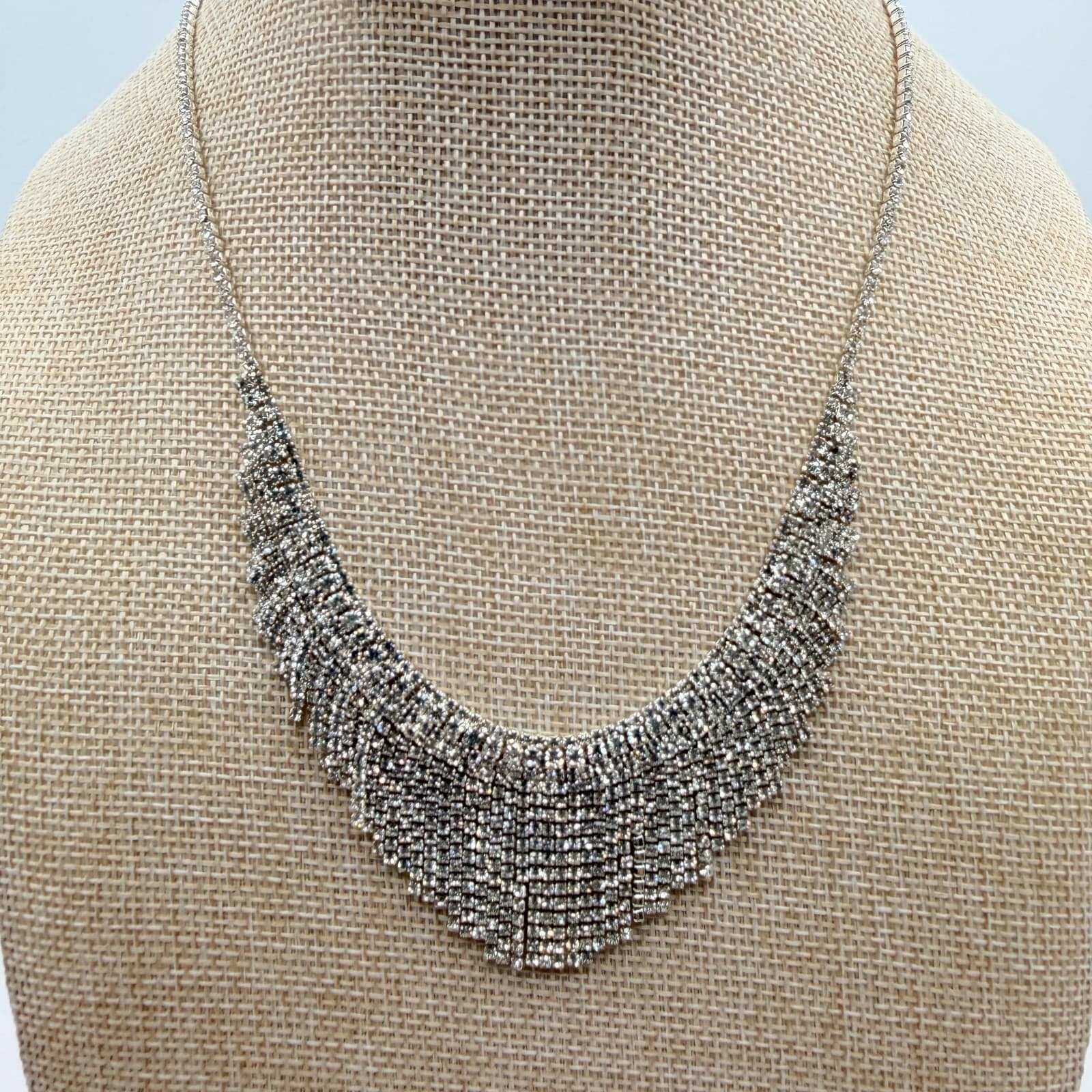 Vintage Y2K Silver Tone Bib Necklace Statement Retro Women's Classic Jewelry - Thumbnail 2