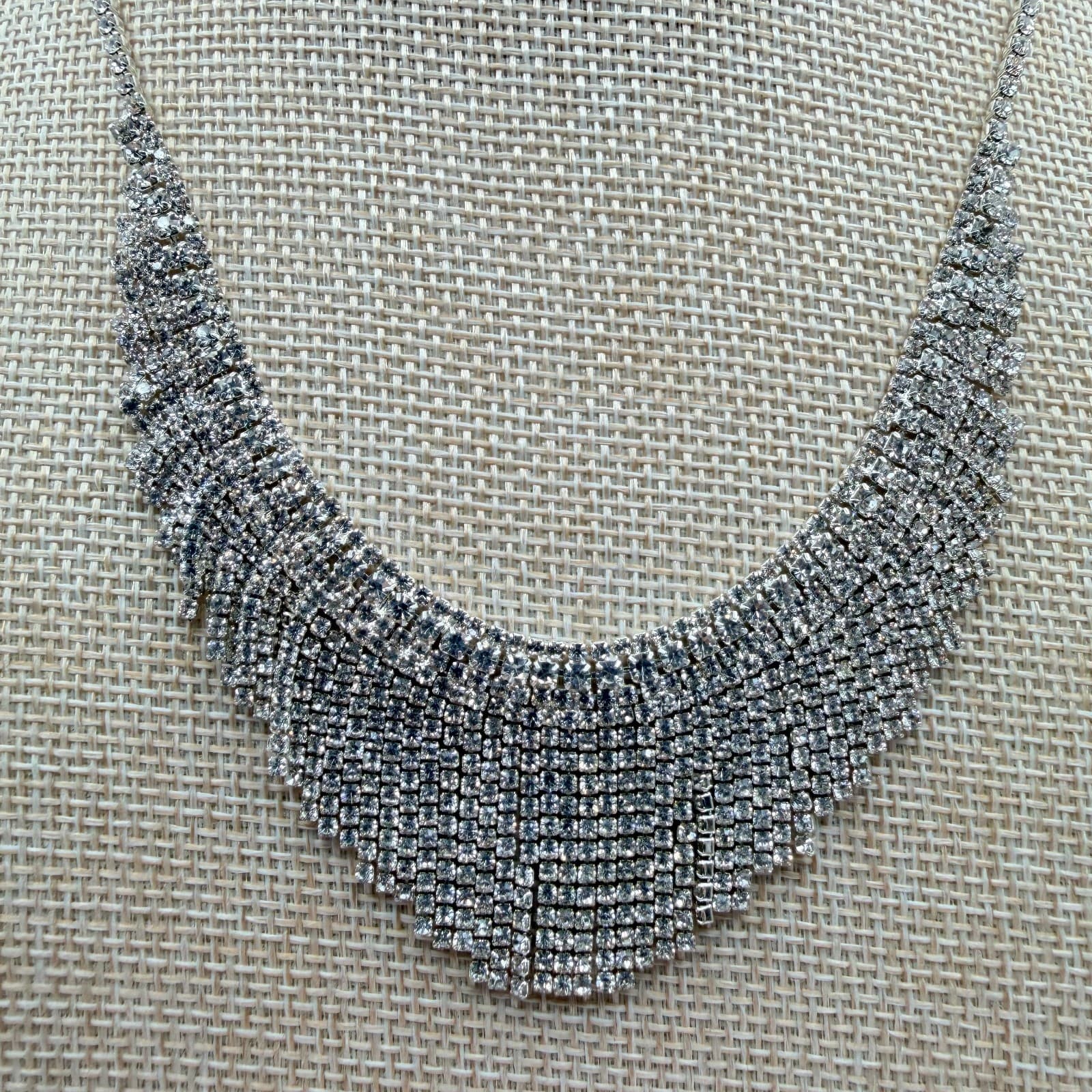 Vintage Y2K Silver Tone Bib Necklace Statement Retro Women's Classic Jewelry - Thumbnail 3