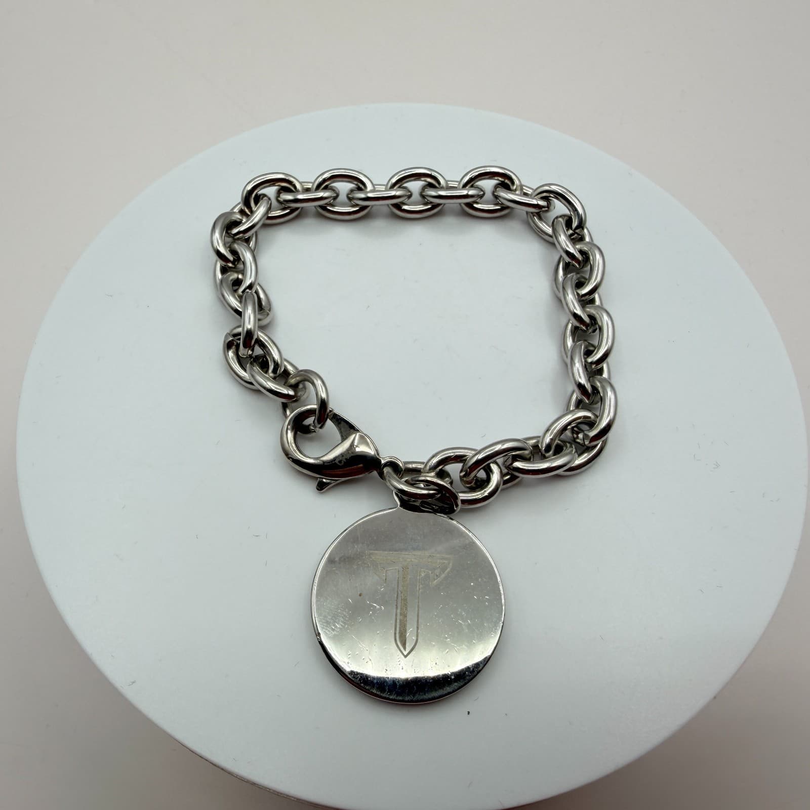 Vintage Y2k Silver Tone Chain Bracelet Engraved Round T Initial Charm Jewelry - Image 1