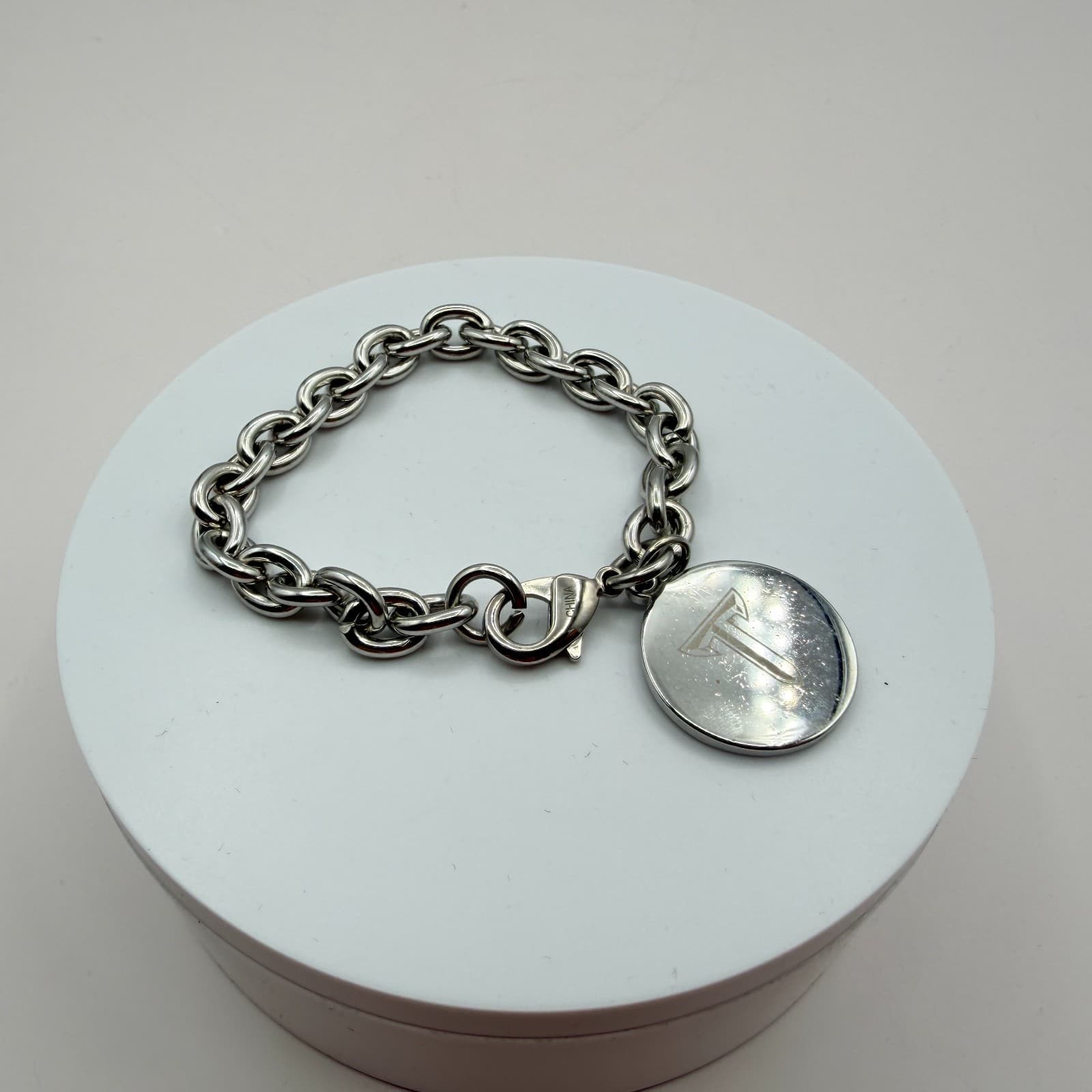 Vintage Y2k Silver Tone Chain Bracelet Engraved Round T Initial Charm Jewelry - Thumbnail 8