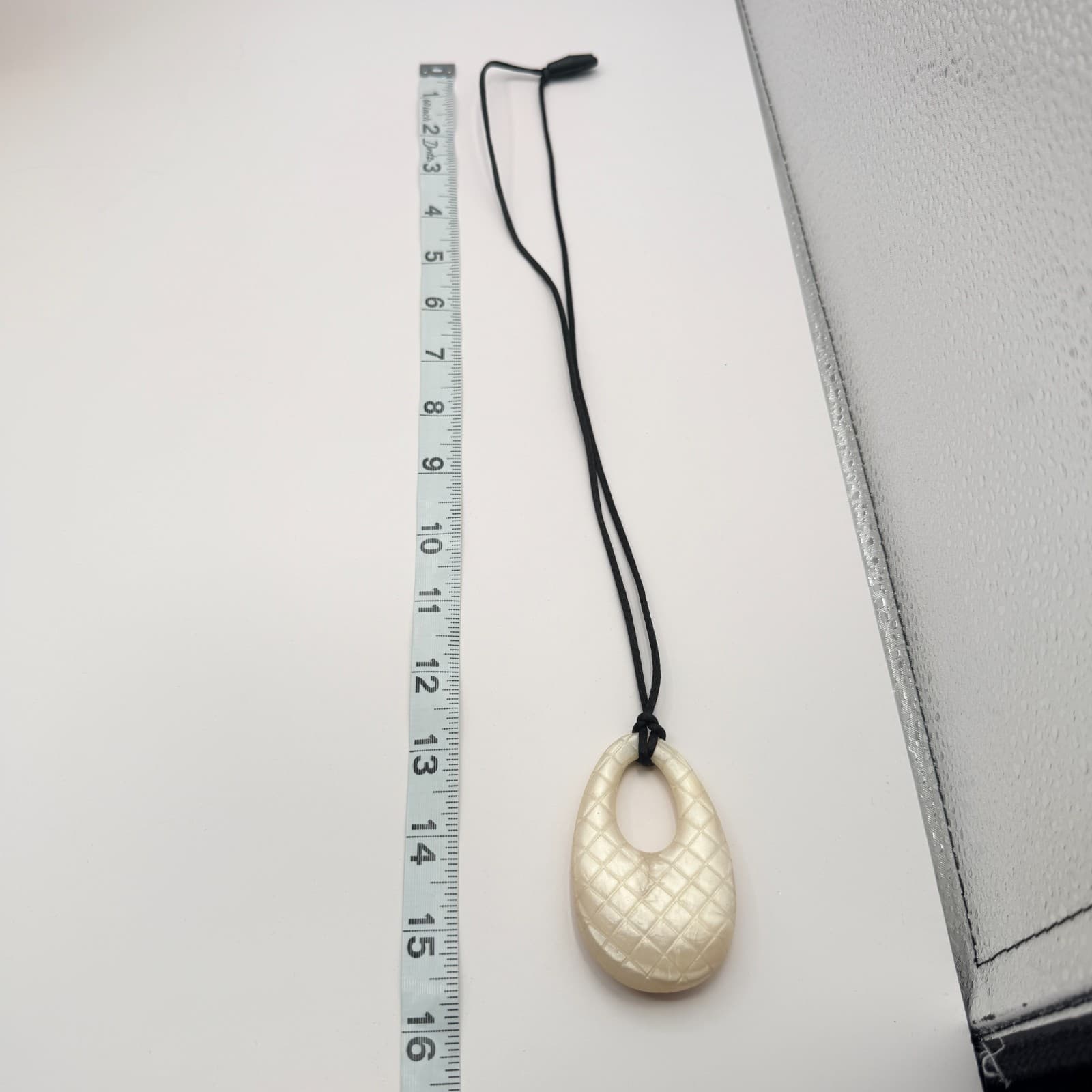 Vintage 80s Shell Geometric Lattice Dangle Necklace Minimalist Amulet Jewelry - Thumbnail 9