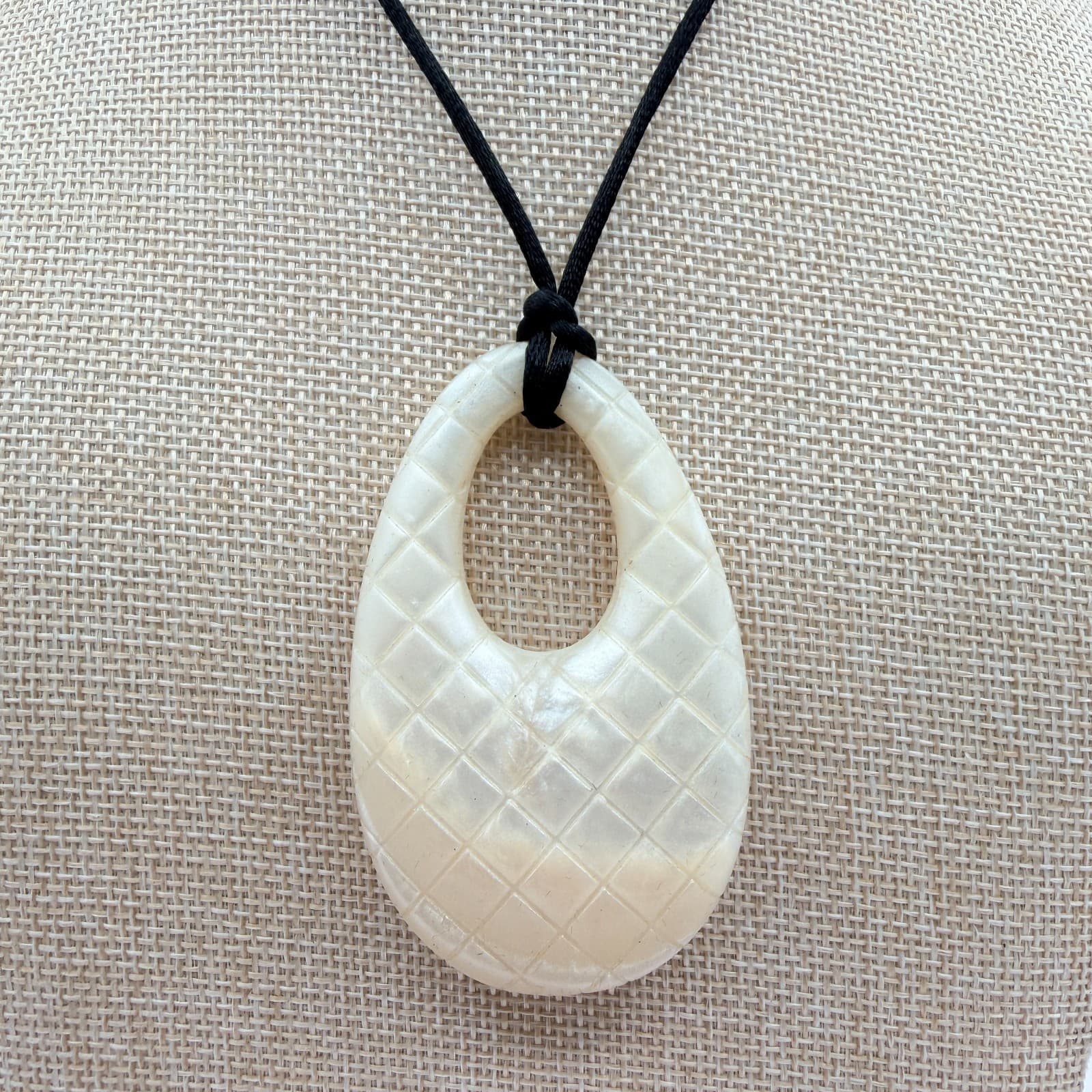 Vintage 80s Shell Geometric Lattice Dangle Necklace Minimalist Amulet Jewelry - Image 1