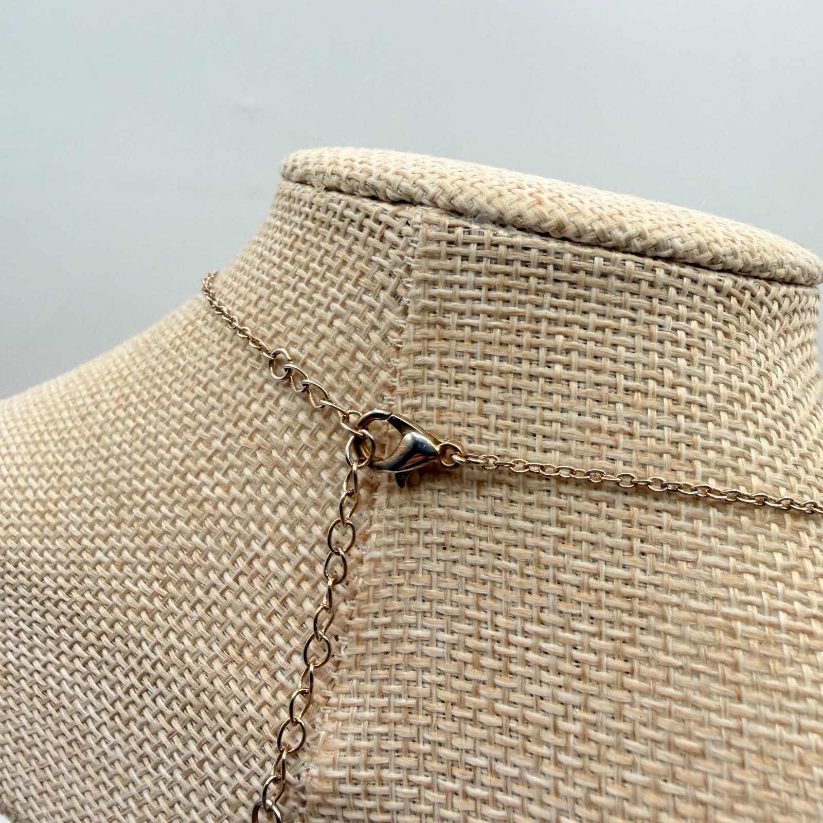 Vintage 80s Zodiac Script Nameplate Necklace Ornate Astrology Pendant Jewelry - Thumbnail 7