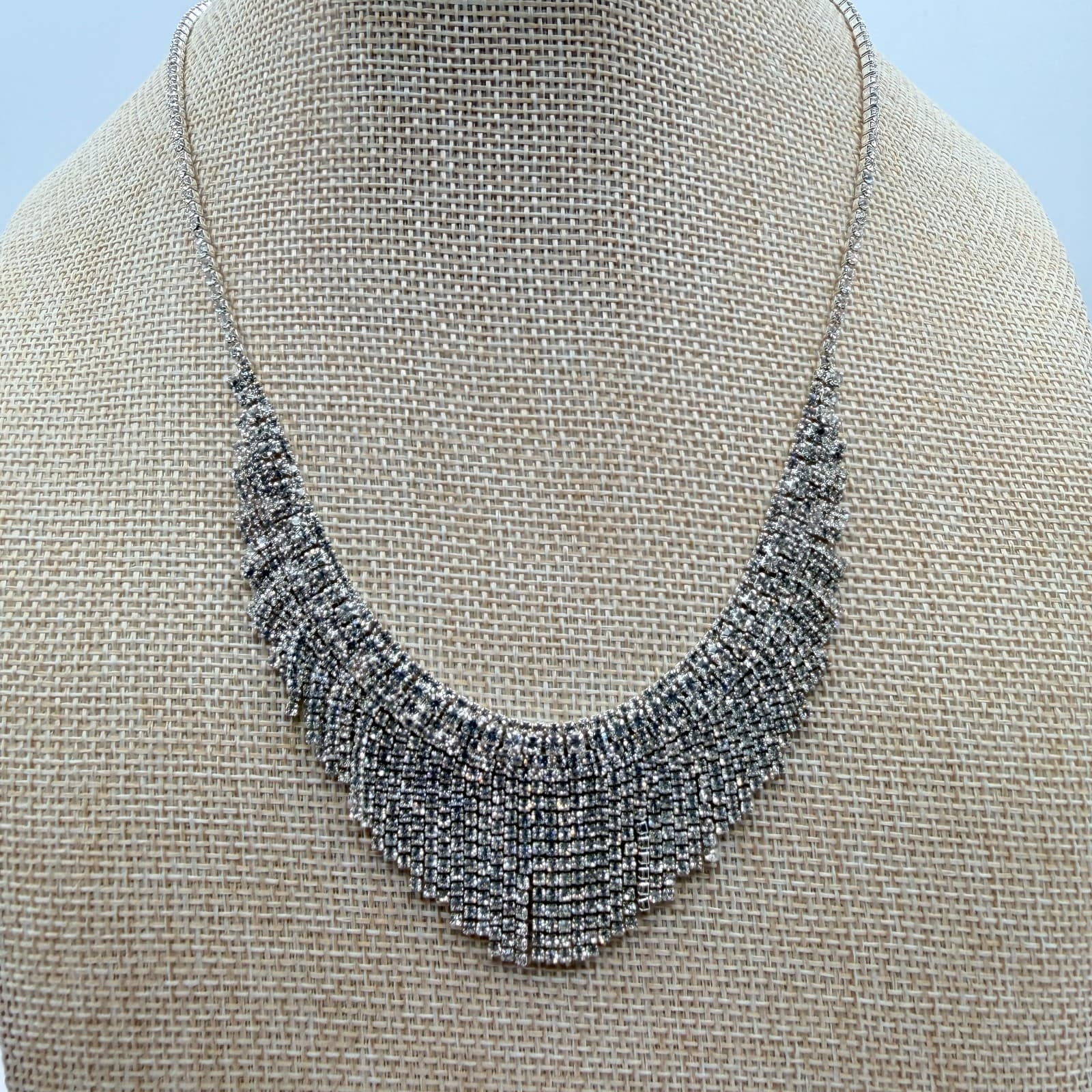 Vintage Y2K Silver Tone Bib Necklace Statement Retro Women's Classic Jewelry - Thumbnail 7