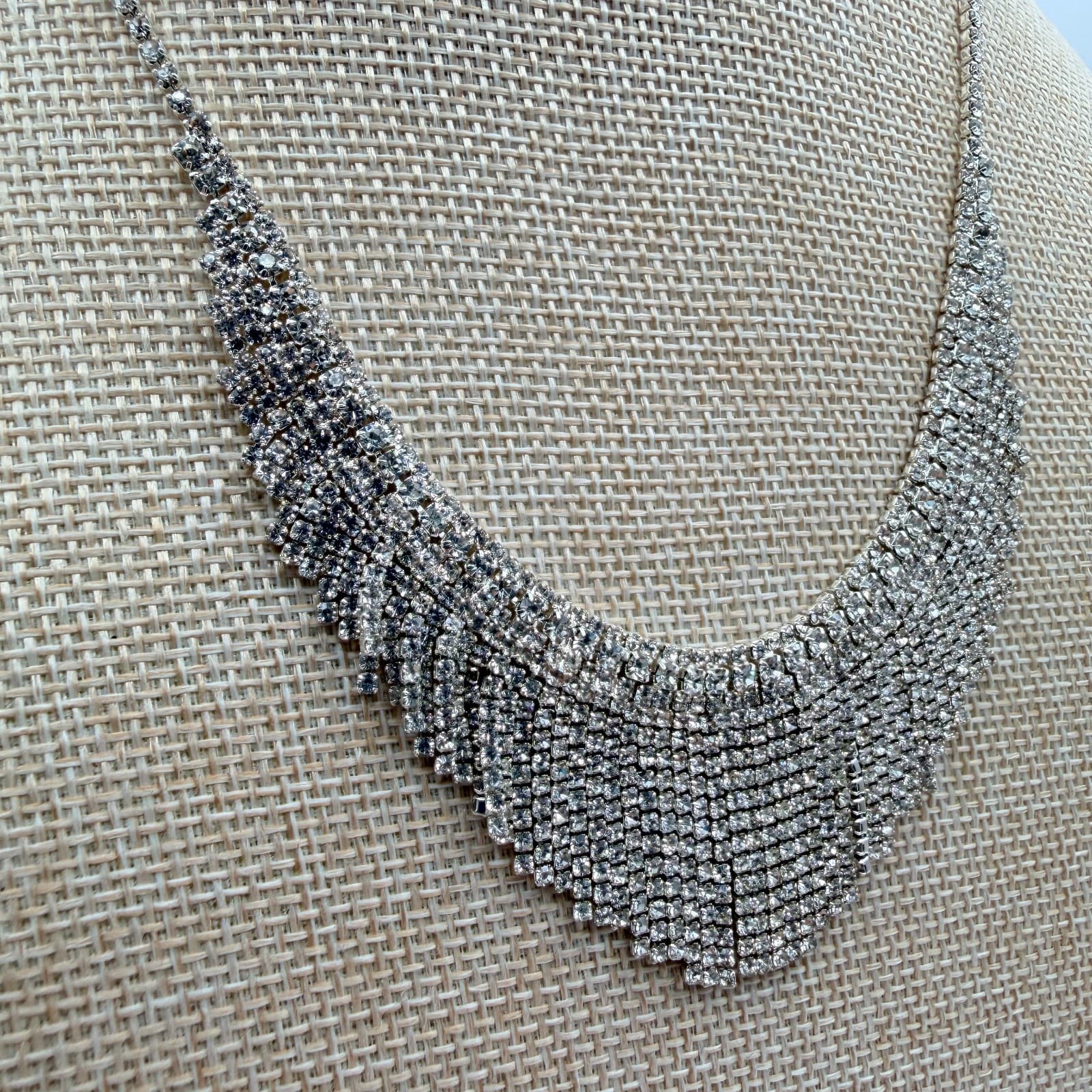 Vintage Y2K Silver Tone Bib Necklace Statement Retro Women's Classic Jewelry - Thumbnail 5