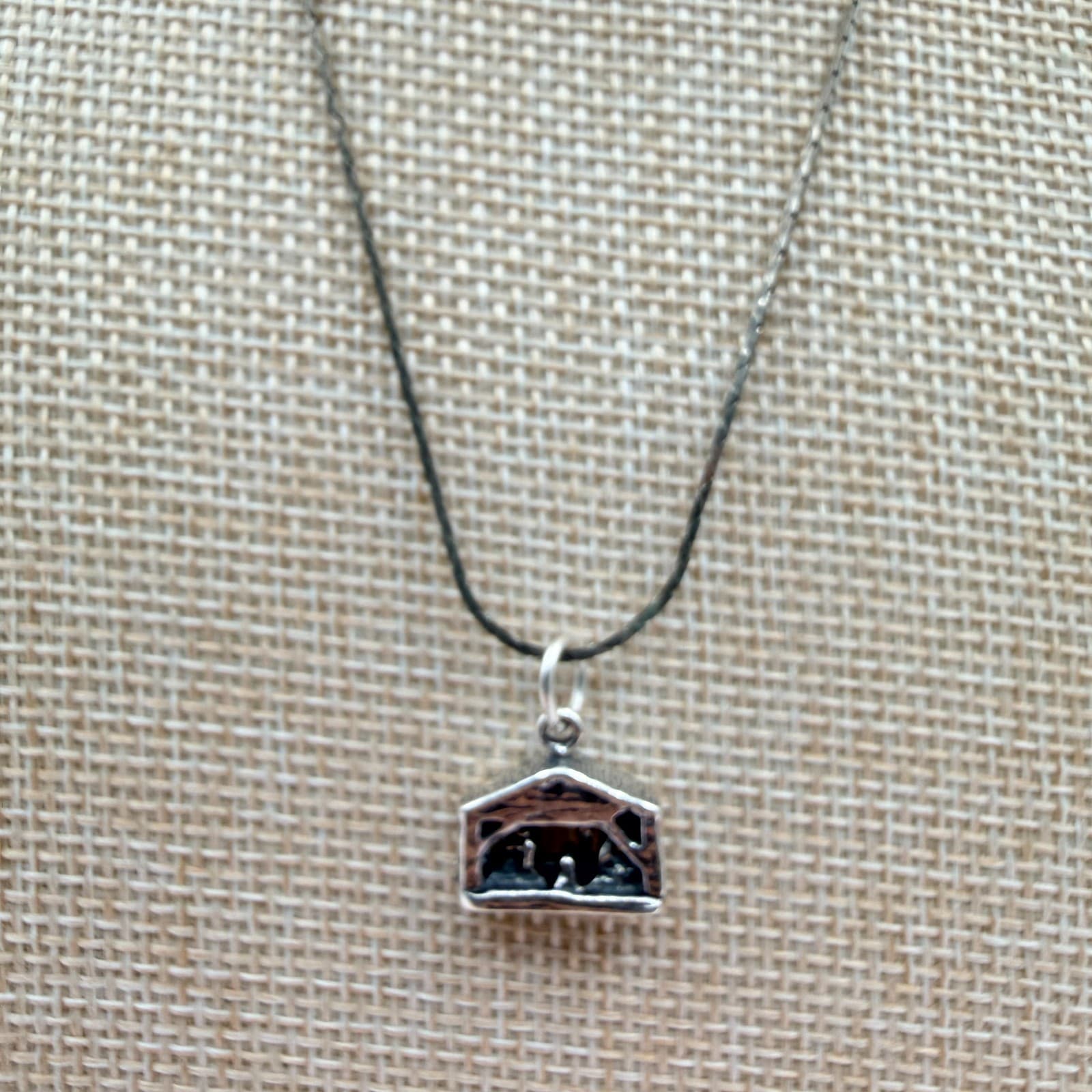 Vintage 90s Silver Tone Nativity Pendant Necklace Religious Women's Jewelry - Thumbnail 3