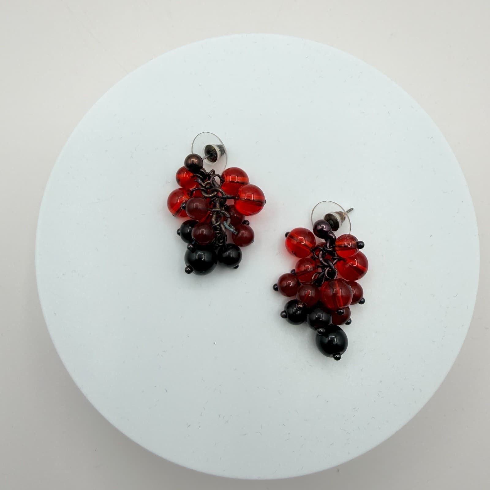 Vintage 80s Bohmian Garnet Glass Grape Cluster Dangle Earrings Statement Jewelry - Thumbnail 3