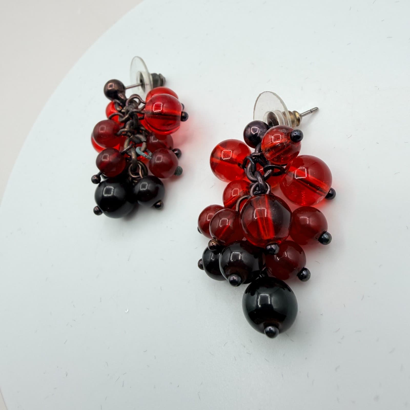 Vintage 80s Bohmian Garnet Glass Grape Cluster Dangle Earrings Statement Jewelry - Thumbnail 5
