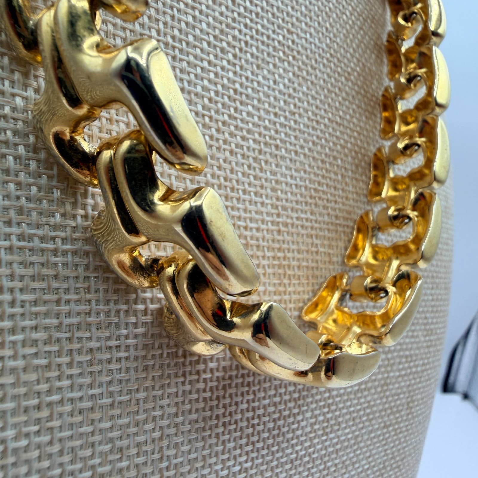 Vintage Y2K Gold Tone Interlocking Link Necklace Statement Women's Jewelry - Thumbnail 6