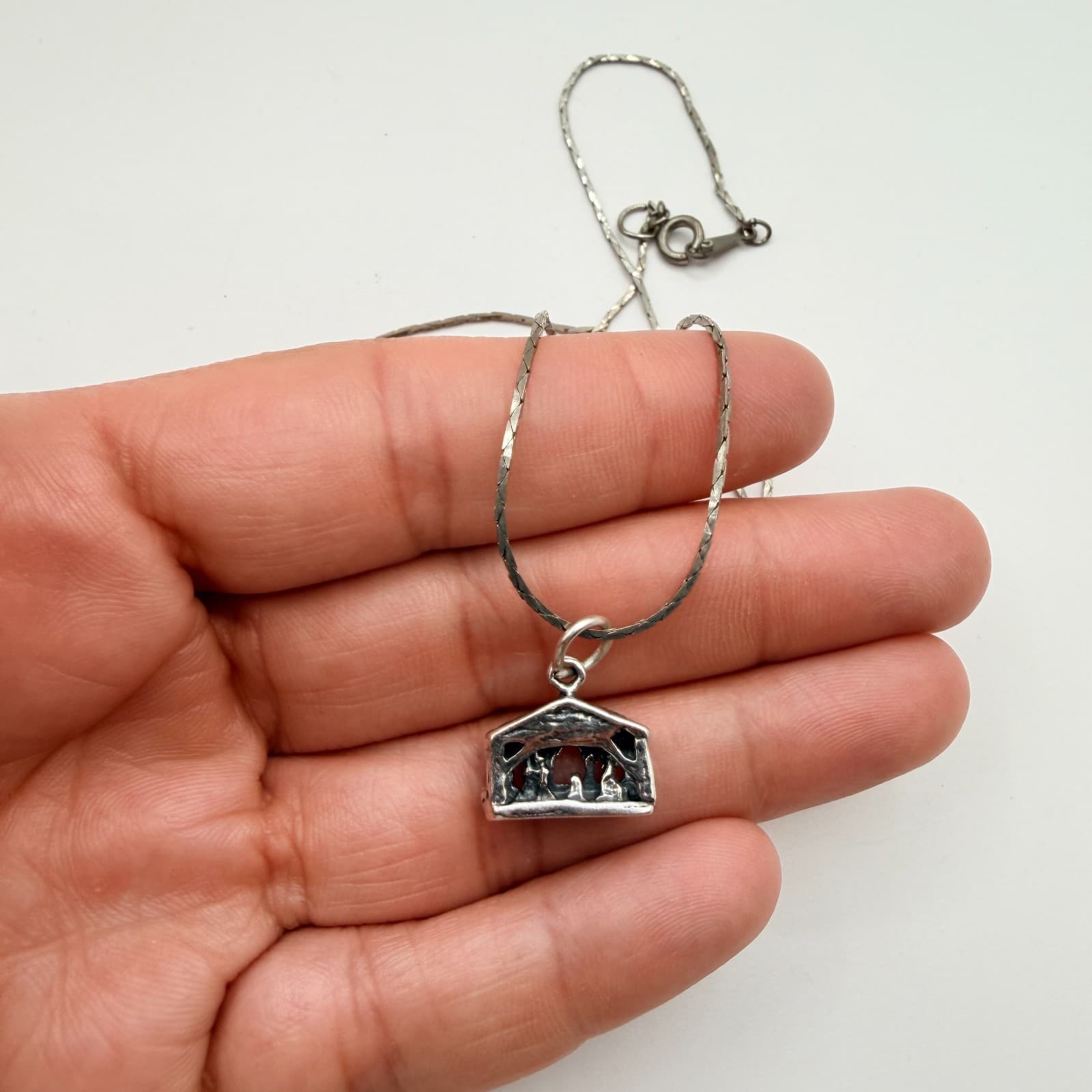 Vintage 90s Silver Tone Nativity Pendant Necklace Religious Women's Jewelry - Thumbnail 7